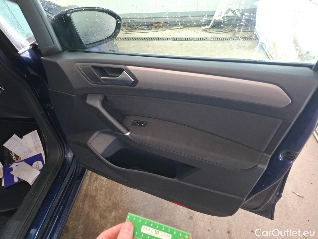  Volkswagen  Touran  Lounge Business BMT/Start-Stopp 2.0 TDI 150CV BVA7 E6d #16