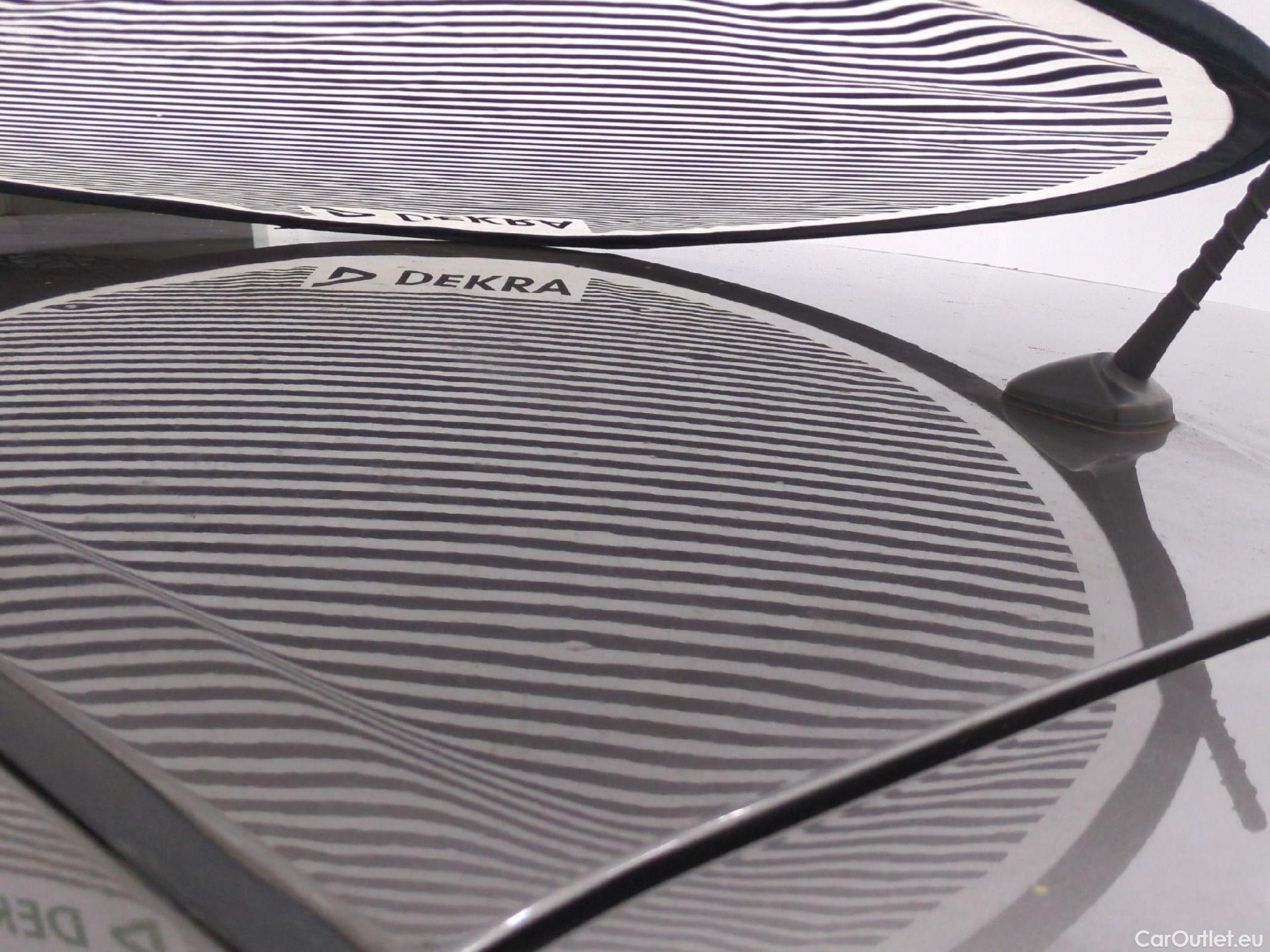  Toyota  Yaris TOYOTA  / 2017 / 5P / Berline 110 VVT-i CVT France Business #21