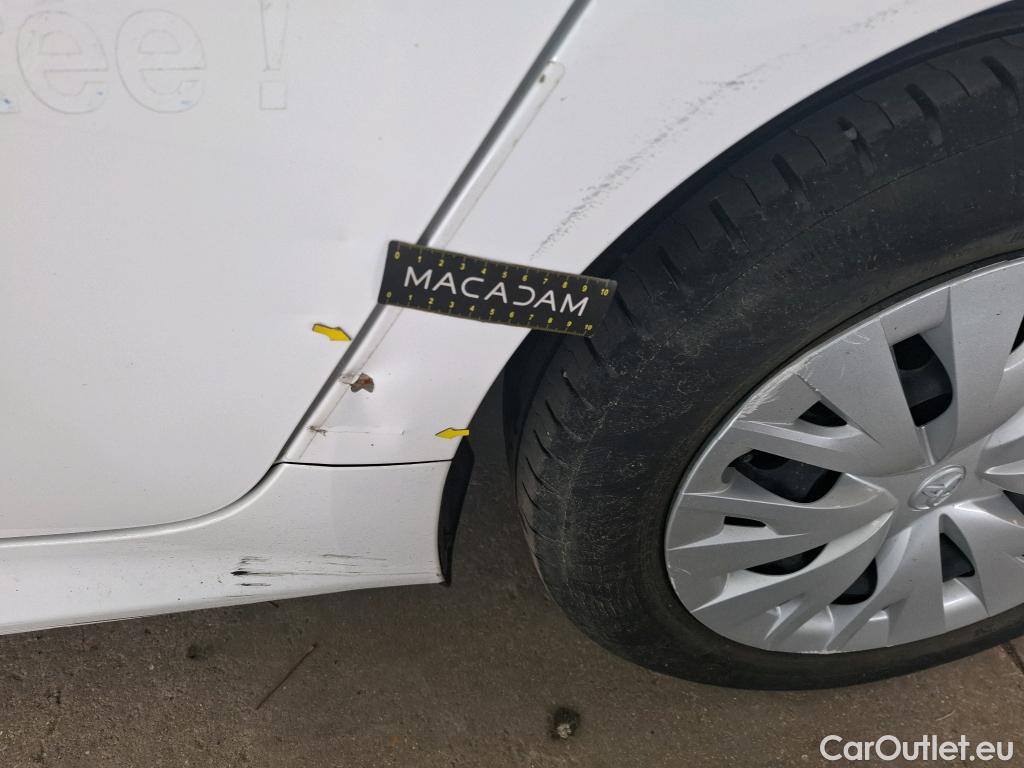  Toyota  Yaris TOYOTA  Hybride / 2019 / 5P / Berline Hybride 116h France Business Stage Acad #2