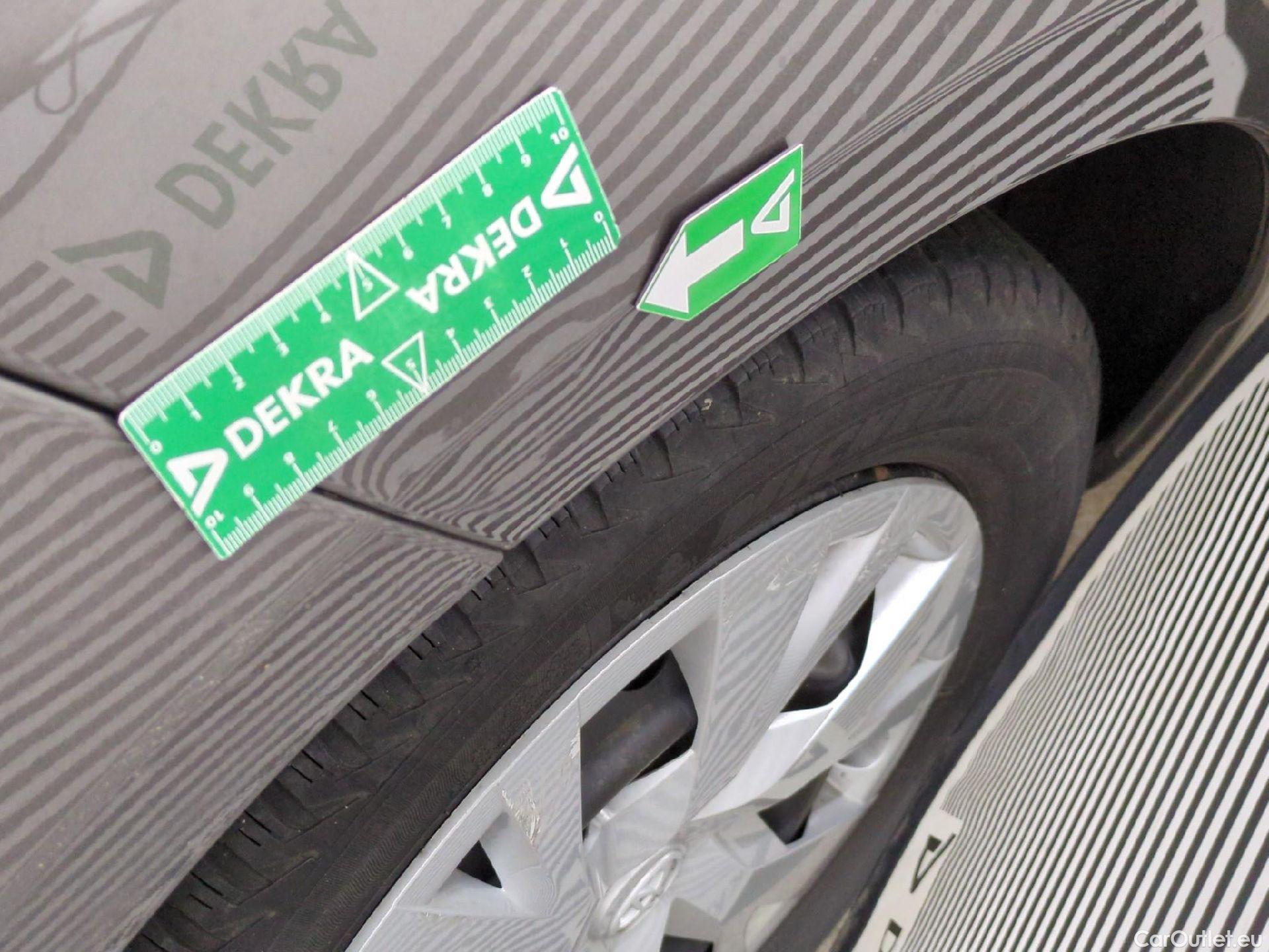  Toyota  Yaris TOYOTA  / 2017 / 5P / Berline 110 VVT-i CVT France Business #9