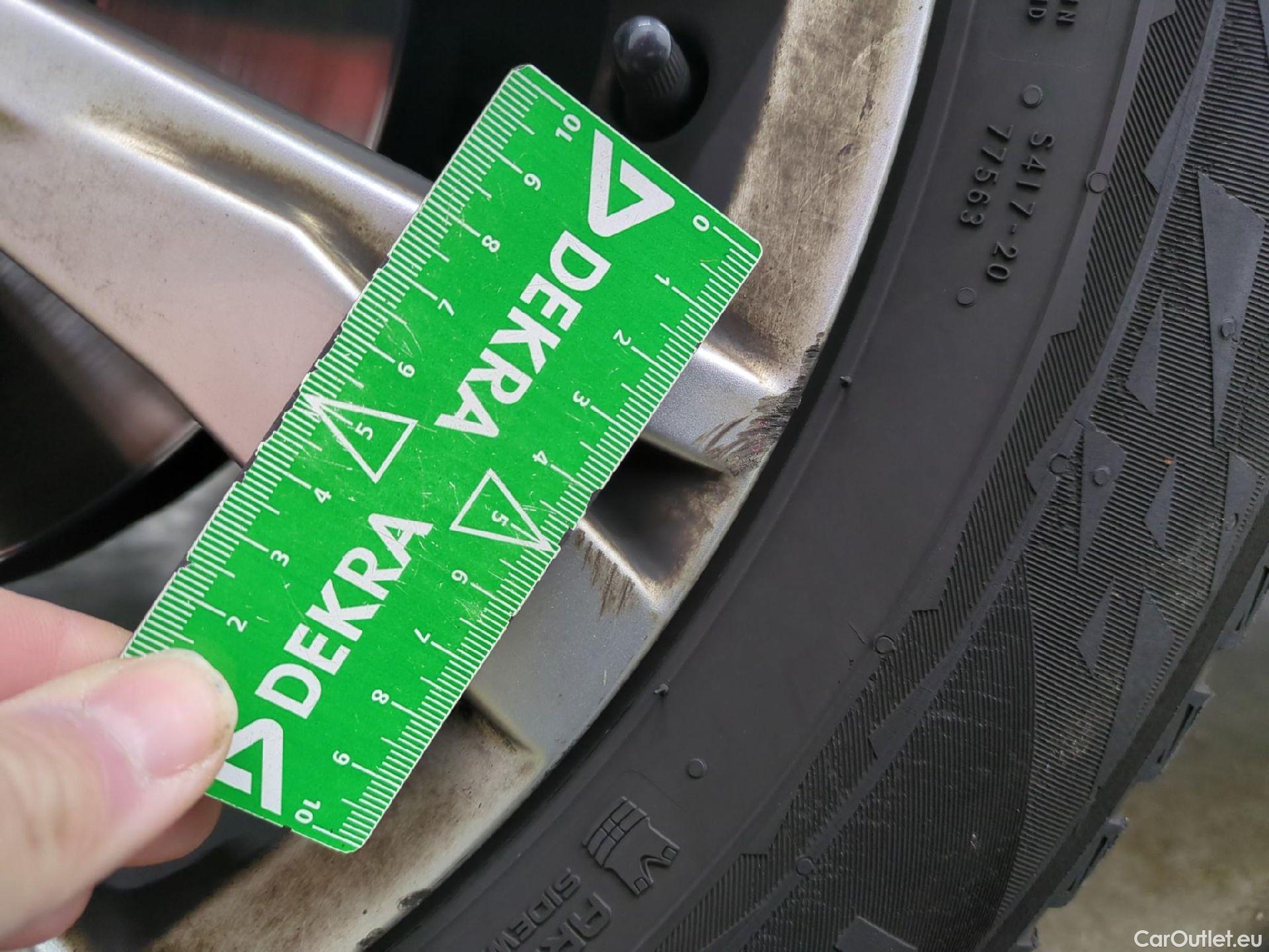  Volkswagen  Tiguan VOLKSWAGEN  / 2020 / 5P / SUV 1.5 TSI 150 DSG7 Life Busines #4