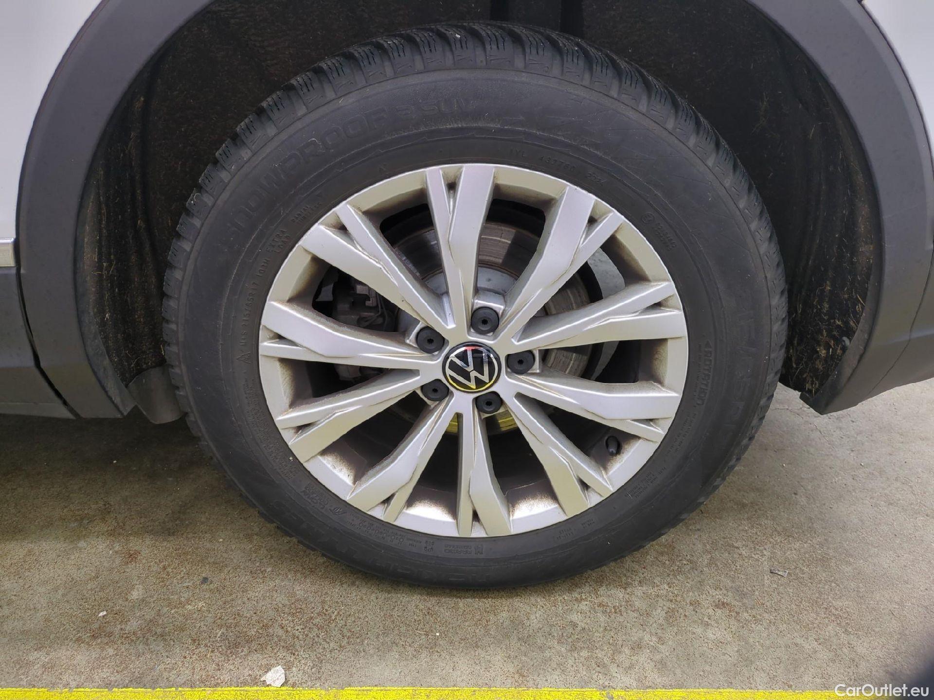  Volkswagen  Tiguan VOLKSWAGEN  / 2020 / 5P / SUV 1.5 TSI 150 DSG7 Life Busines #9