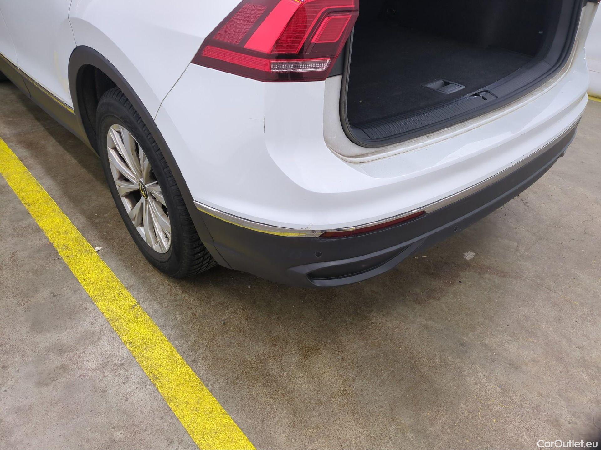  Volkswagen  Tiguan VOLKSWAGEN  / 2020 / 5P / SUV 1.5 TSI 150 DSG7 Life Busines #46