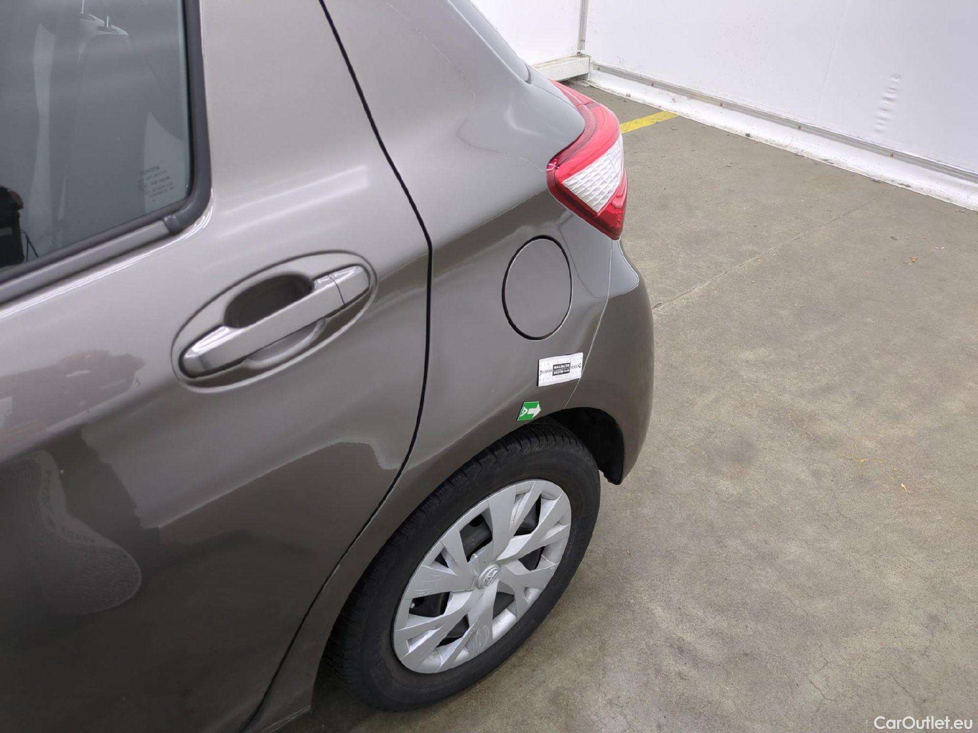  Toyota  Yaris TOYOTA  / 2017 / 5P / Berline 110 VVT-i CVT France Business #47