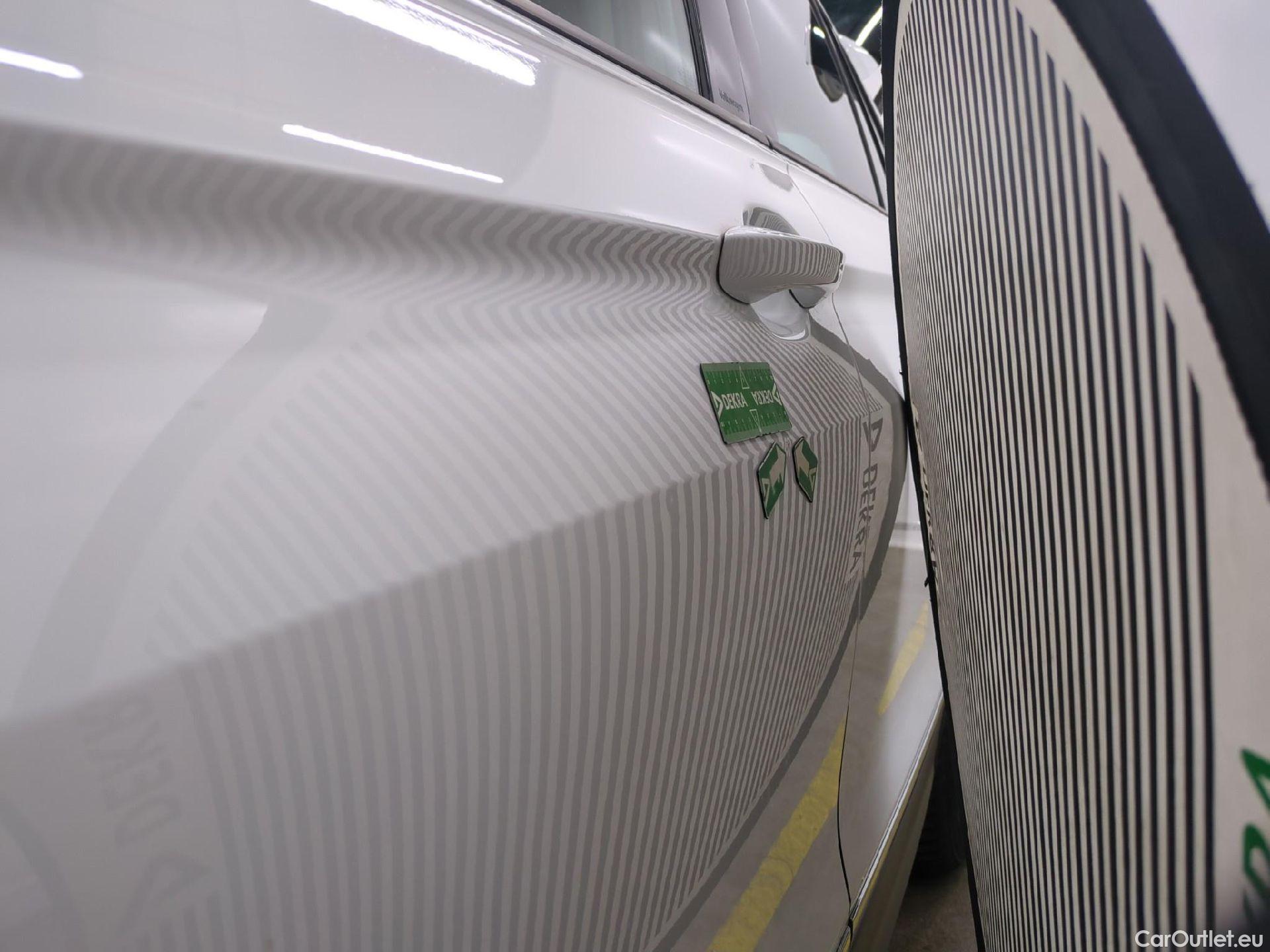  Volkswagen  Tiguan VOLKSWAGEN  / 2020 / 5P / SUV 1.5 TSI 150 DSG7 Life Busines #31