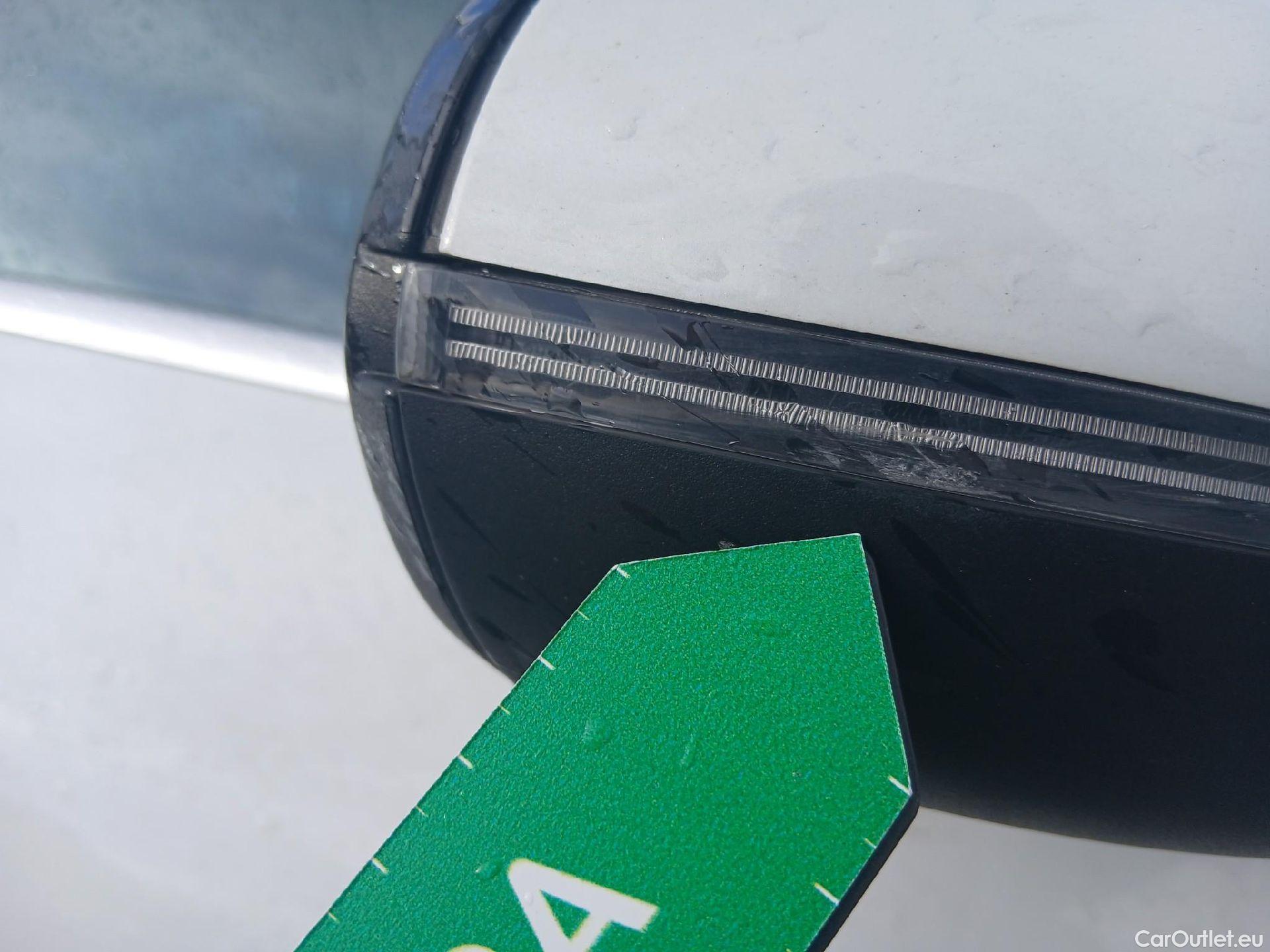  Mercedes  CLA-Klasse MERCEDES-BENZ CLA / 2019 / 4P / coupé CLA 250 e #31