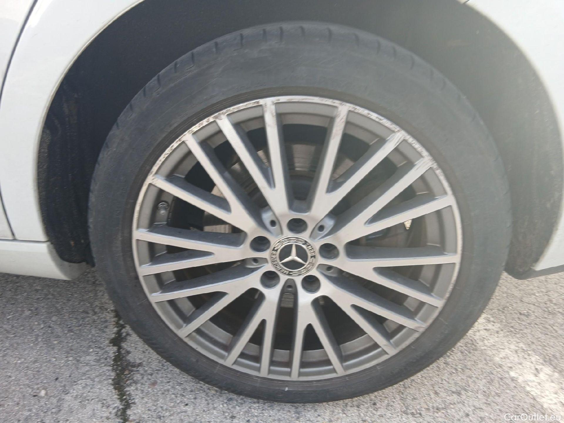  Mercedes  CLA-Klasse MERCEDES-BENZ CLA / 2019 / 4P / coupé CLA 250 e #25