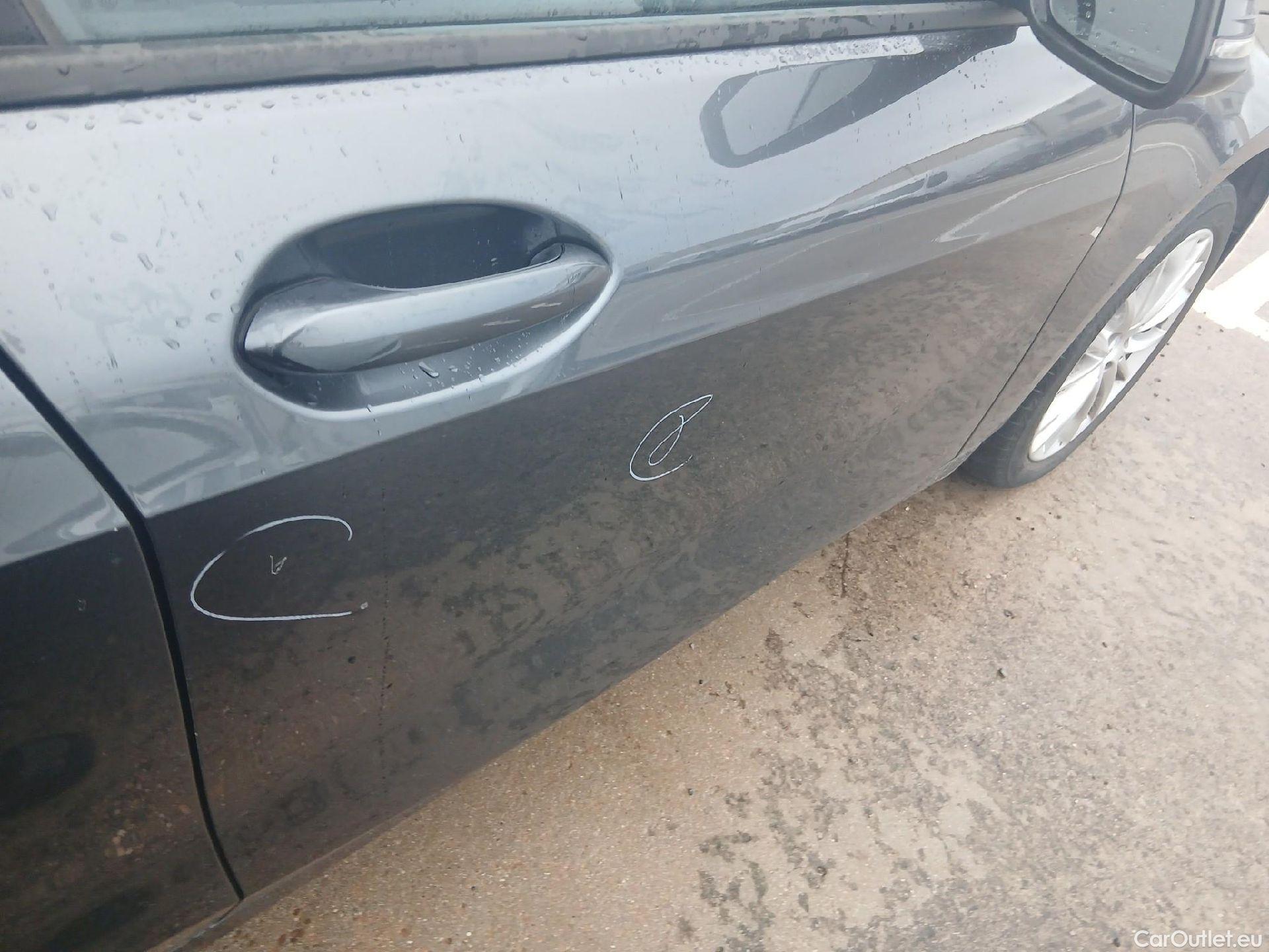  Bmw  Serie 1 BMW  / 2019 / 5P / berlina con portón 118i #17