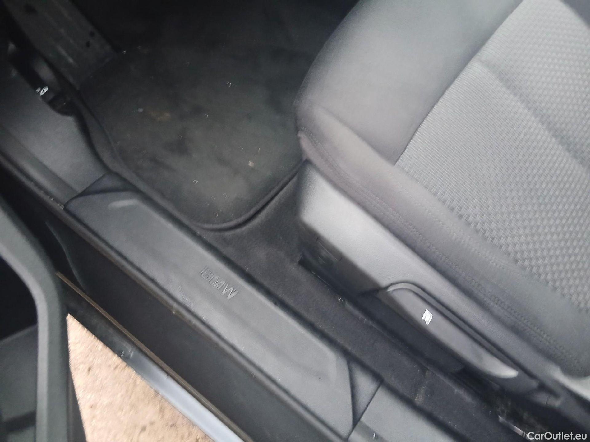  Bmw  Serie 1 BMW  / 2019 / 5P / berlina con portón 118i #2