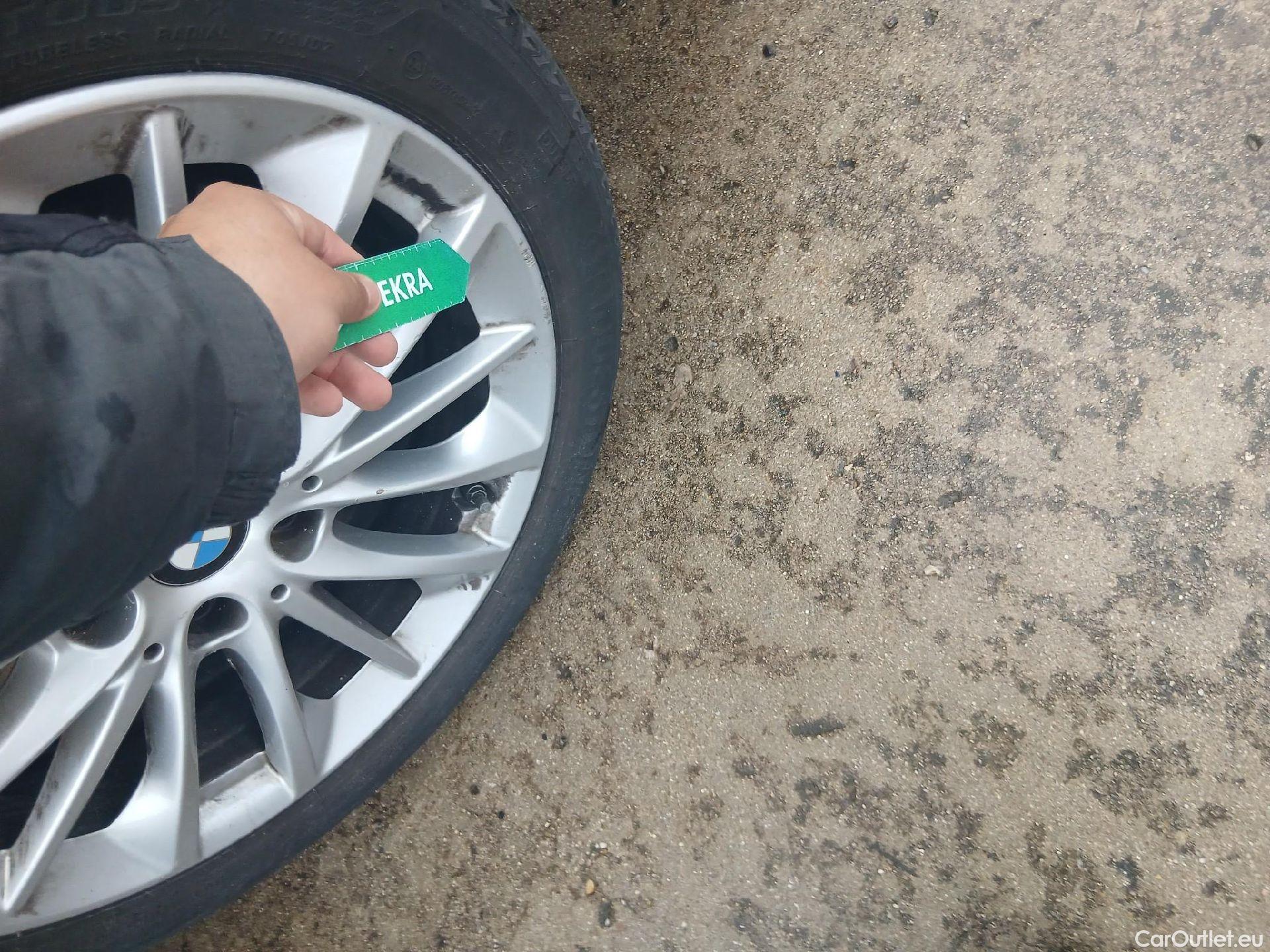  Bmw  Serie 1 BMW  / 2019 / 5P / berlina con portón 118i #18