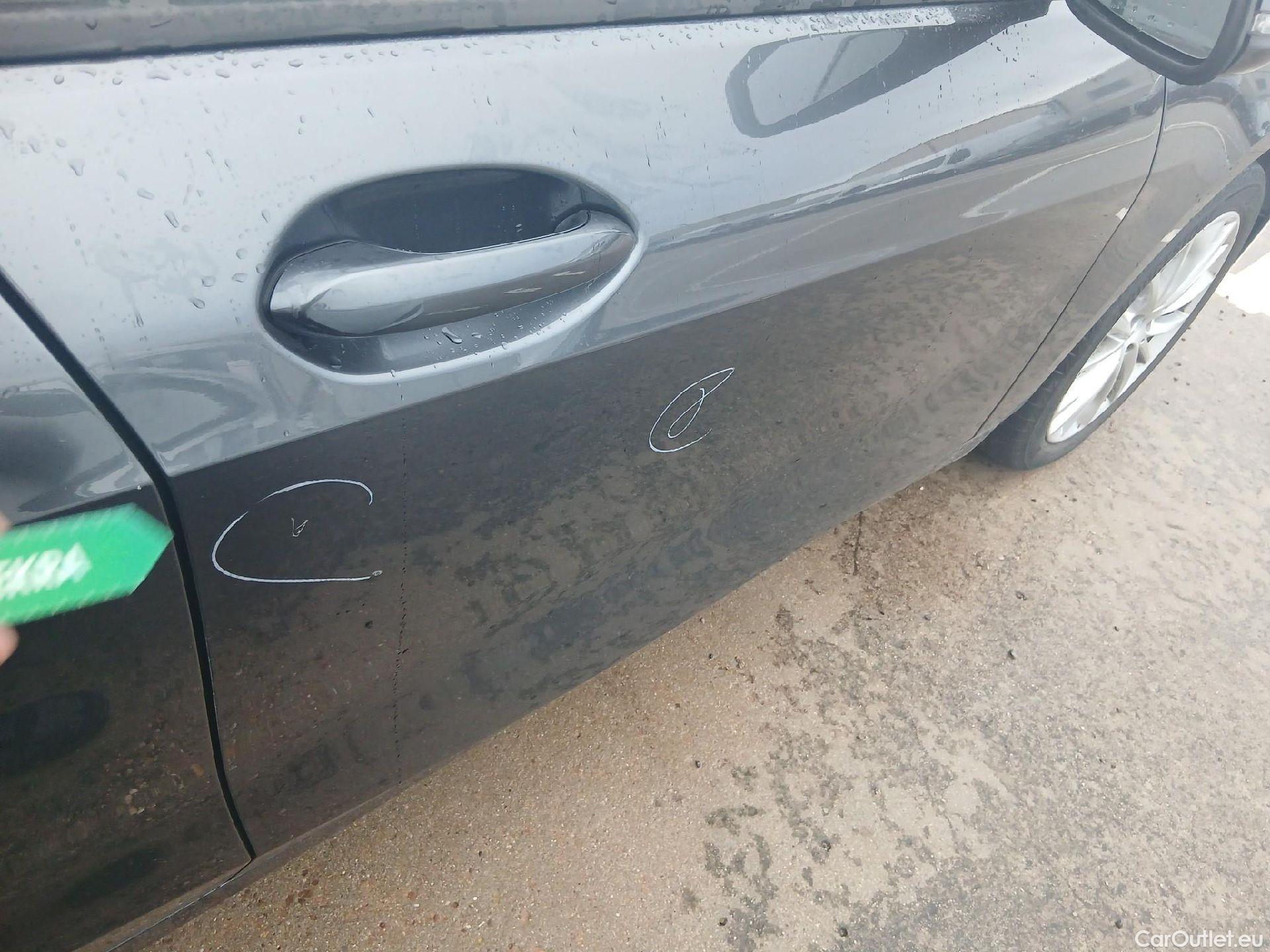  Bmw  Serie 1 BMW  / 2019 / 5P / berlina con portón 118i #16