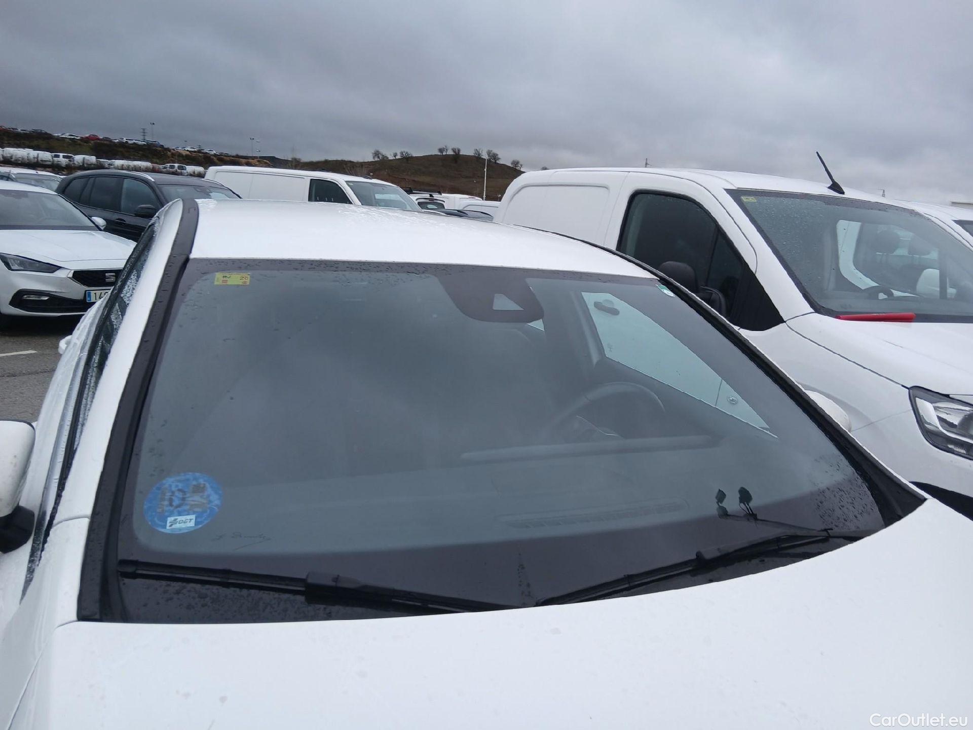  Mercedes  A-Klasse MERCEDES-BENZ Clase A / 2018 / 5P / berlina con portón A 250 e #9