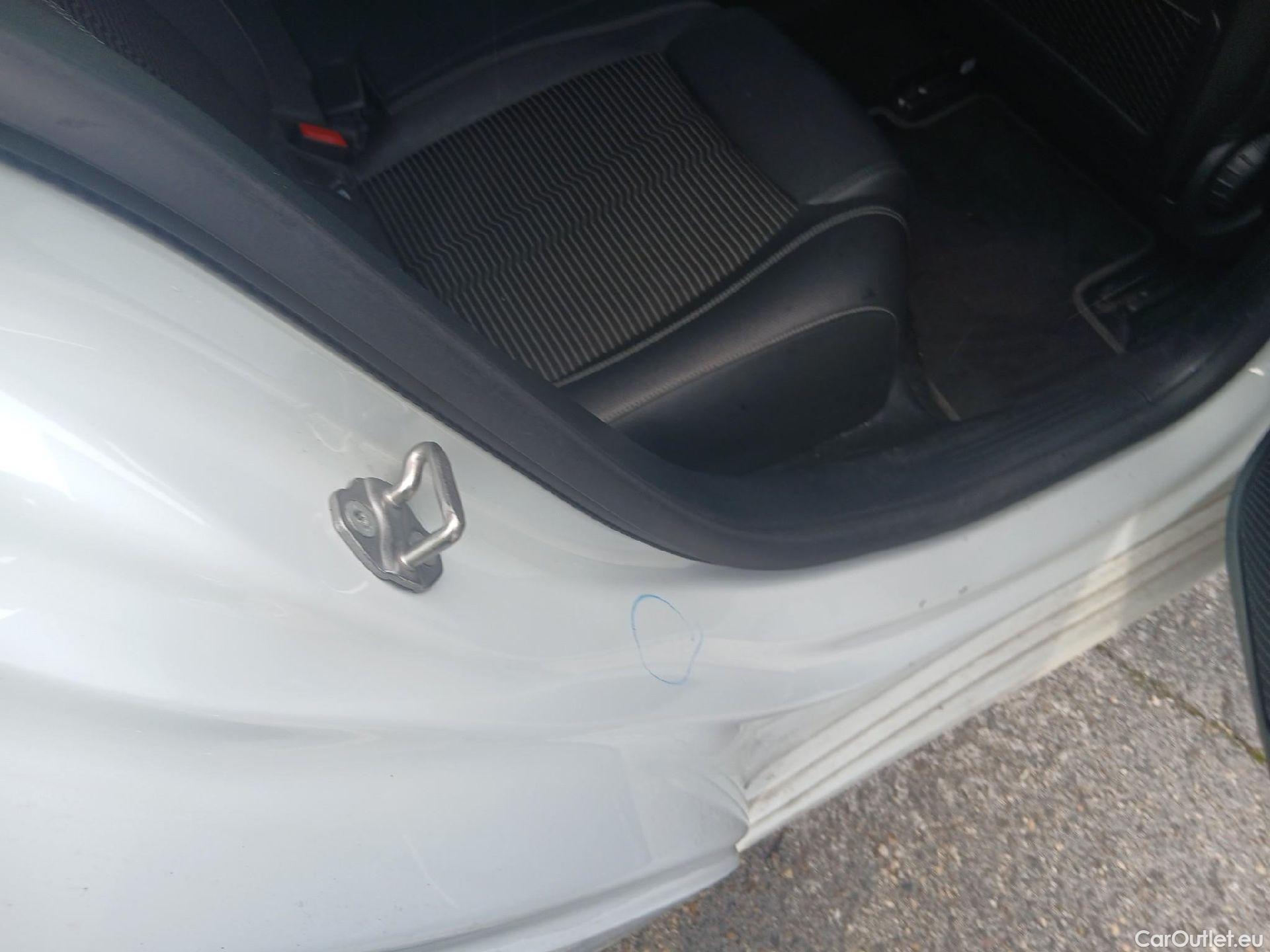  Mercedes  CLA-Klasse MERCEDES-BENZ CLA / 2019 / 4P / coupé CLA 250 e #37