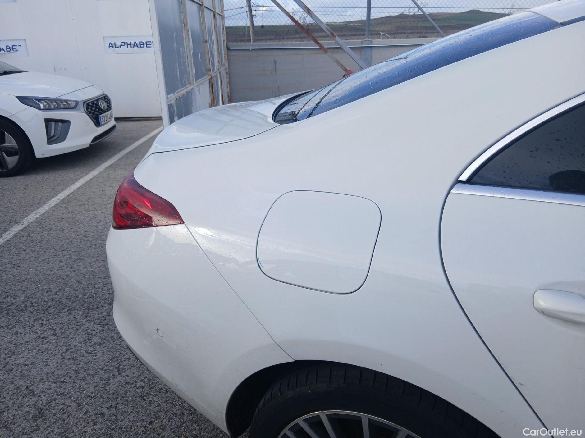  Mercedes  CLA-Klasse MERCEDES-BENZ CLA / 2019 / 4P / coupé CLA 250 e #17