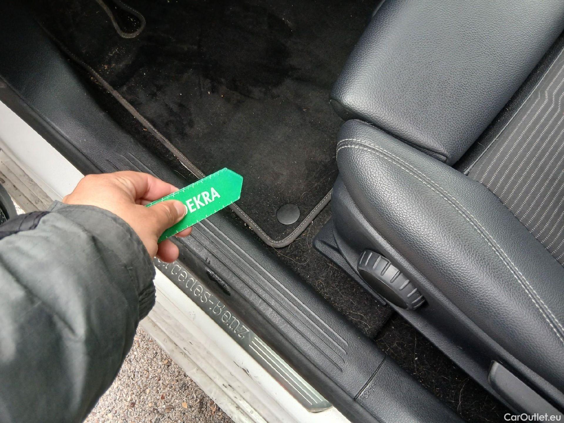  Mercedes  A-Klasse MERCEDES-BENZ Clase A / 2018 / 5P / berlina con portón A 250 e #4