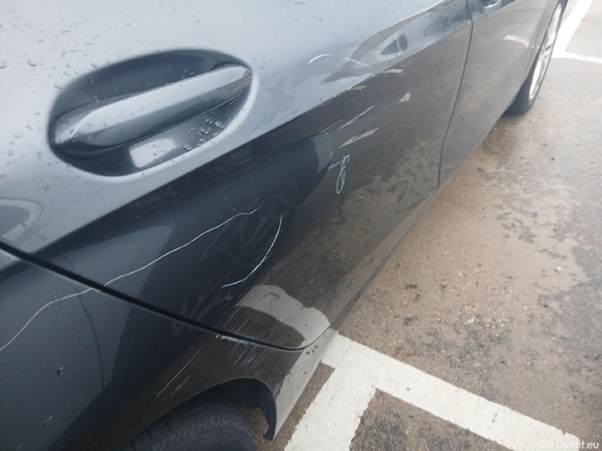  Bmw  Serie 1 BMW  / 2019 / 5P / berlina con portón 118i #12