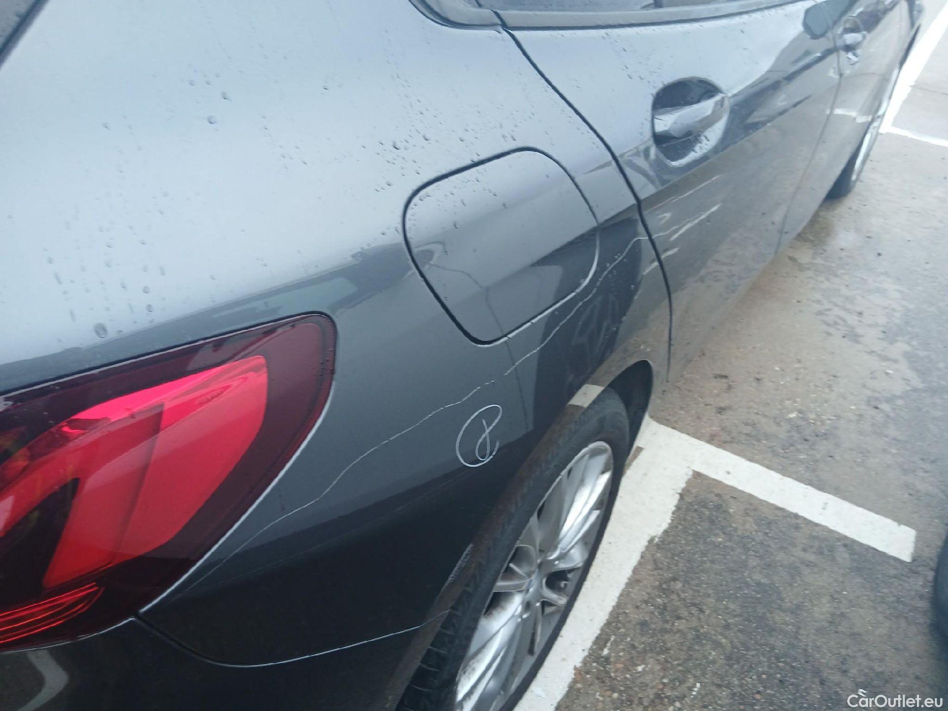  Bmw  Serie 1 BMW  / 2019 / 5P / berlina con portón 118i #10