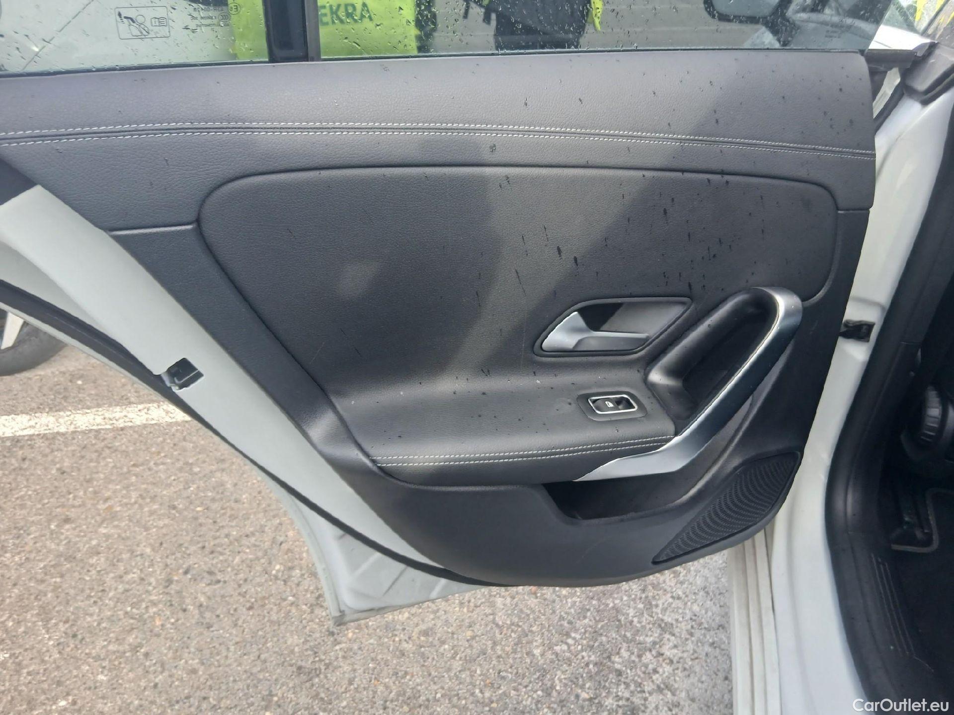  Mercedes  CLA-Klasse MERCEDES-BENZ CLA / 2019 / 4P / coupé CLA 250 e #35