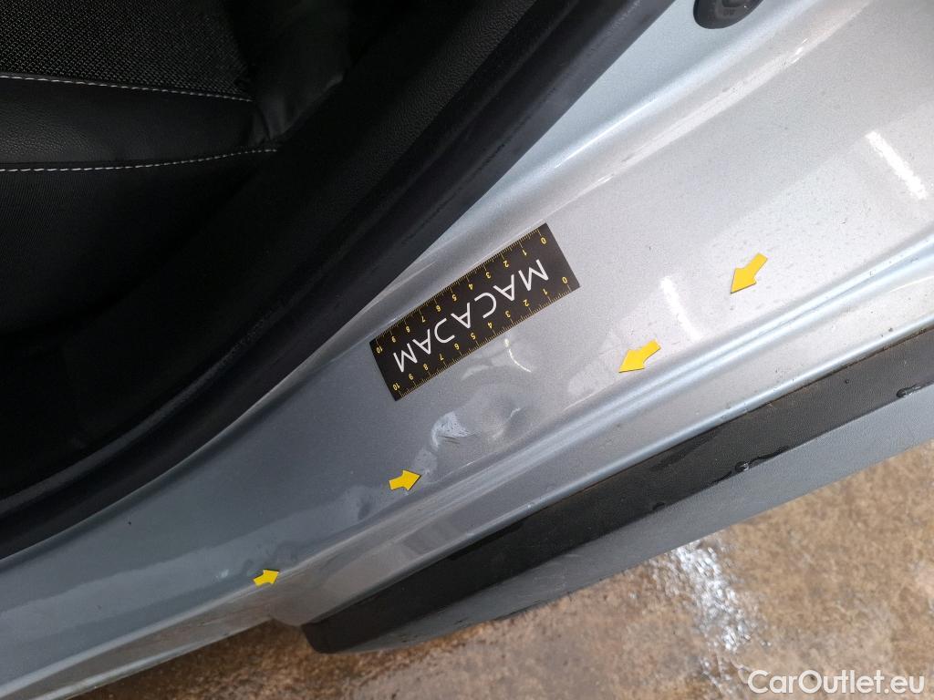  Renault  Captur RENAULT  / 2019 / 5P / SUV techno mild hybrid 140 #2