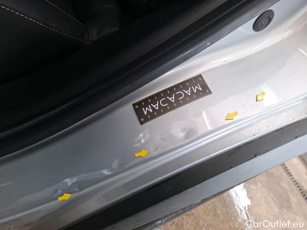  Renault  Captur RENAULT  / 2019 / 5P / SUV techno mild hybrid 140 #4