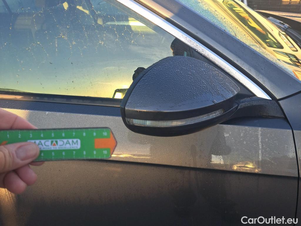  Volkswagen  T-ROC VOLKSWAGEN  / 2021 / 5P / todoterreno Life 2.0 TDI 85kW (115CV) (AC2) #55