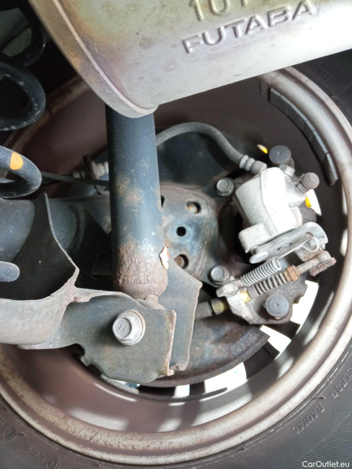  Toyota  Yaris TOYOTA  / 2017 / 5P / berlina con portón 1.5 100H Active #17