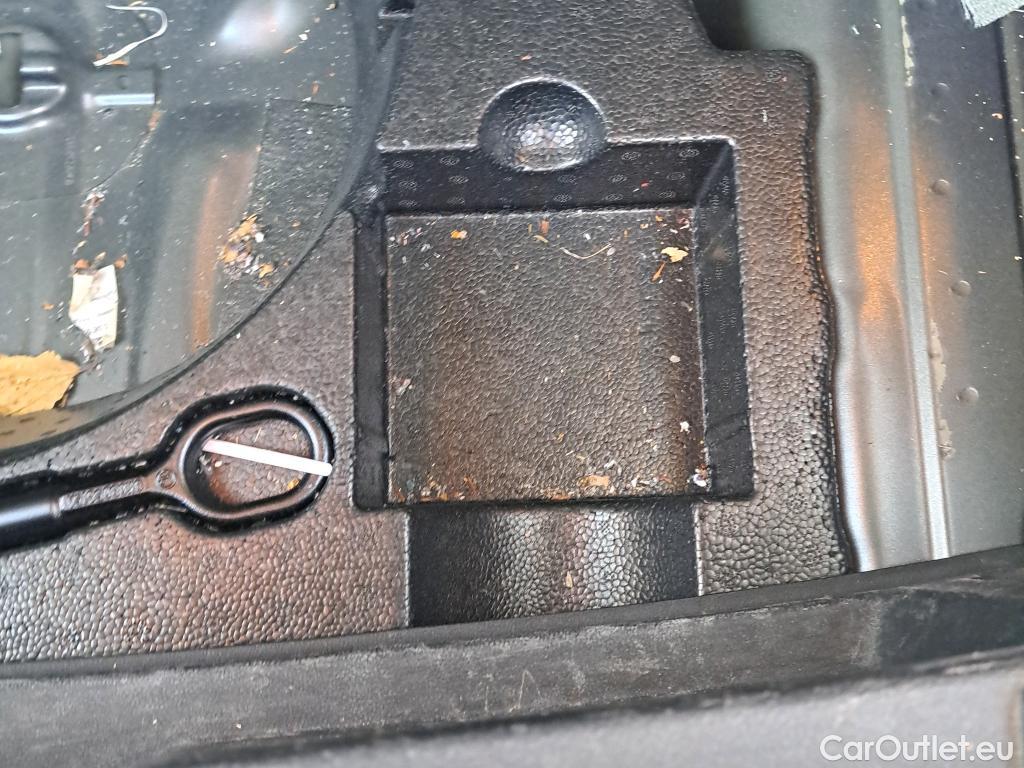  Volkswagen  T-ROC VOLKSWAGEN  / 2021 / 5P / todoterreno Life 2.0 TDI 85kW (115CV) (AC2) #12