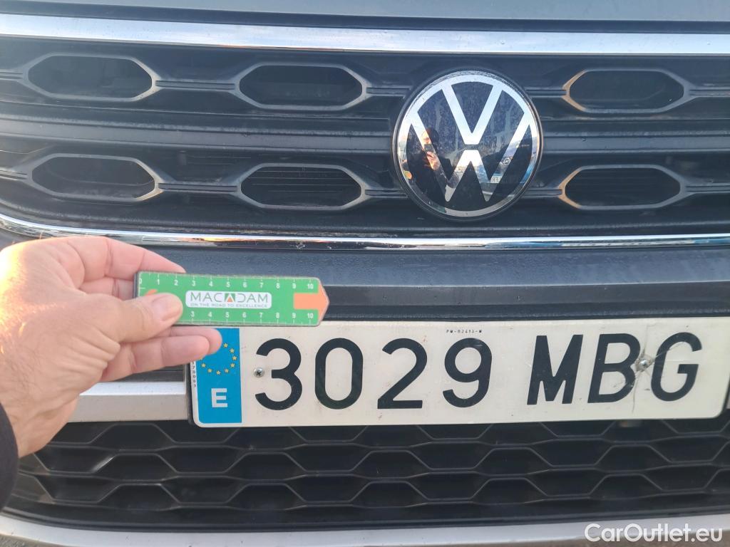  Volkswagen  T-ROC VOLKSWAGEN  / 2021 / 5P / todoterreno Life 2.0 TDI 85kW (115CV) (AC2) #39