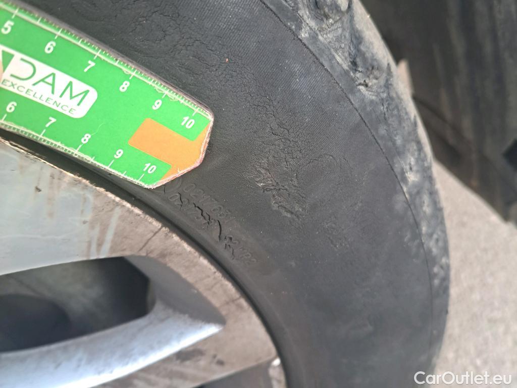  Volkswagen  T-ROC VOLKSWAGEN  / 2021 / 5P / todoterreno Life 2.0 TDI 85kW (115CV) (AC2) #2