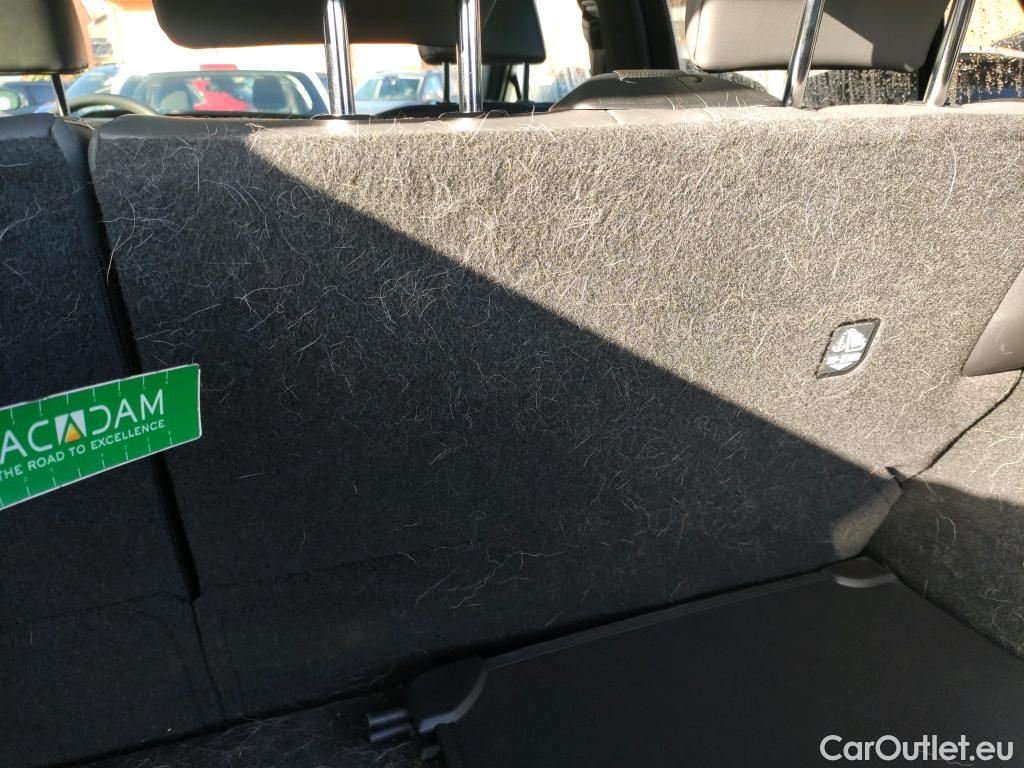  Land Rover  Discovery LEXUS RZ / 2022 / 5P / todoterreno 450e Executive #8