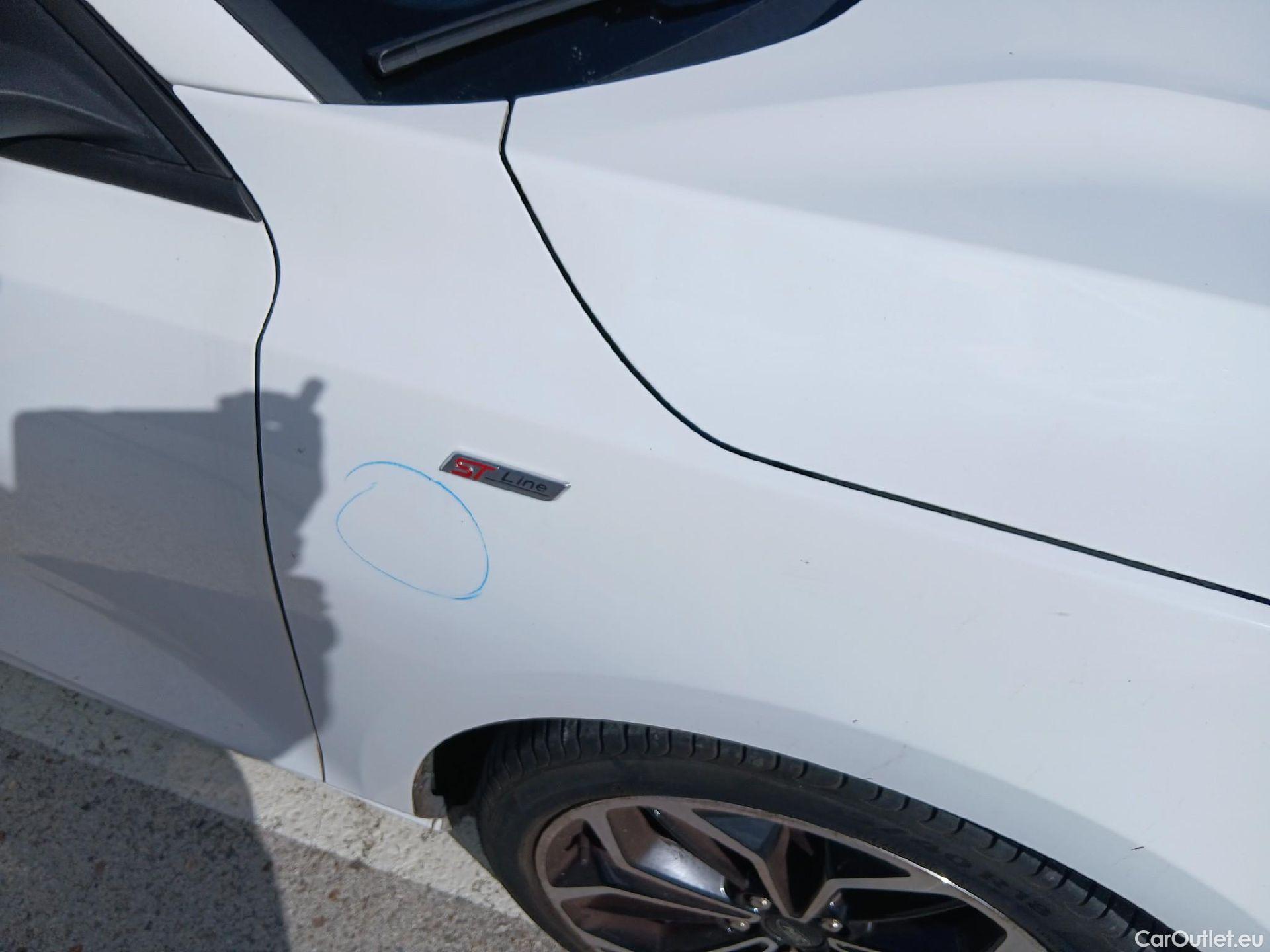  Ford  Focus FORD  / 2018 / 5P / berlina con portón 1.0 Ecoboost MHEV 92kW ST-Line #25