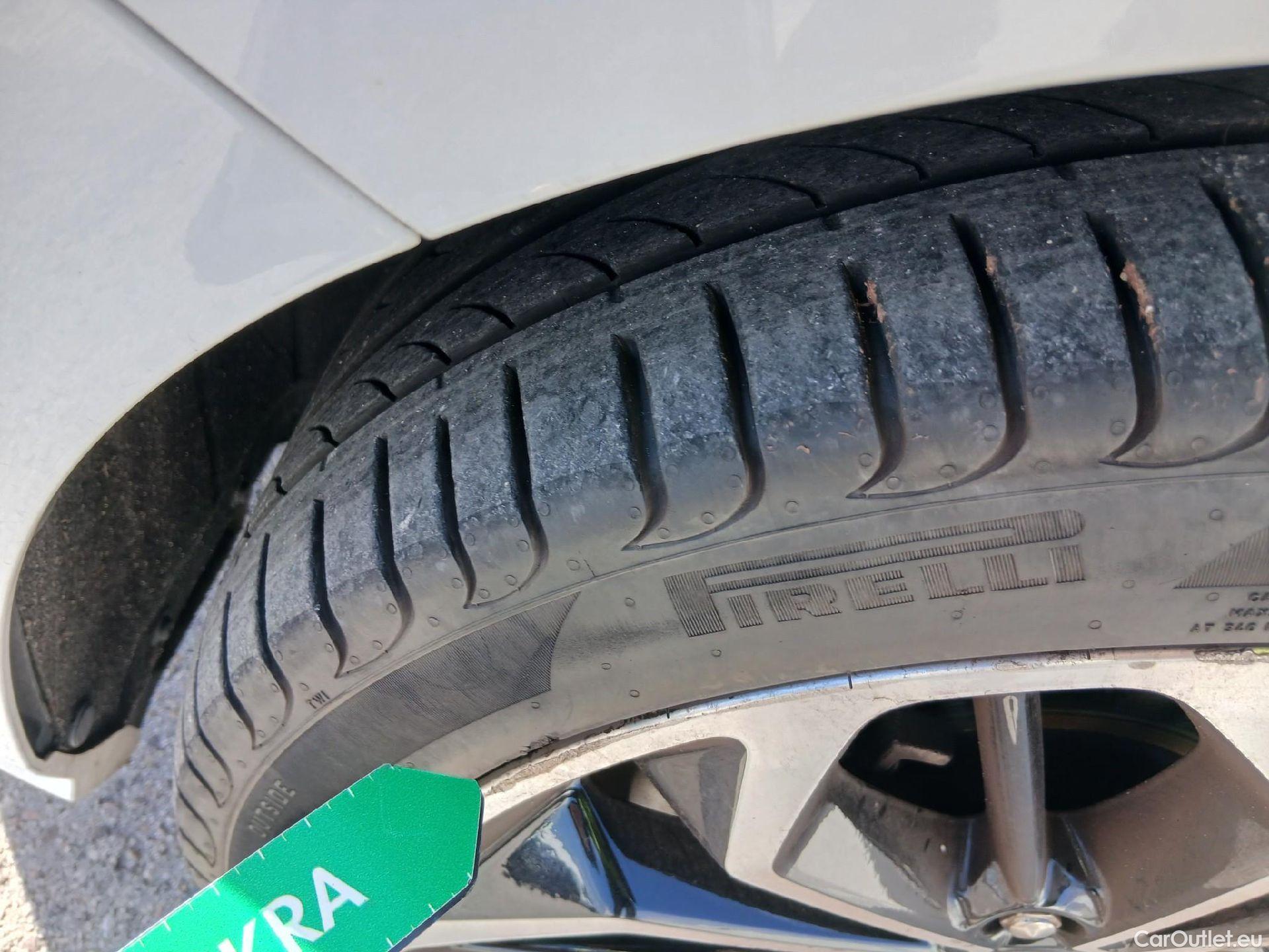  Ford  Focus FORD  / 2018 / 5P / berlina con portón 1.0 Ecoboost MHEV 92kW ST-Line #3