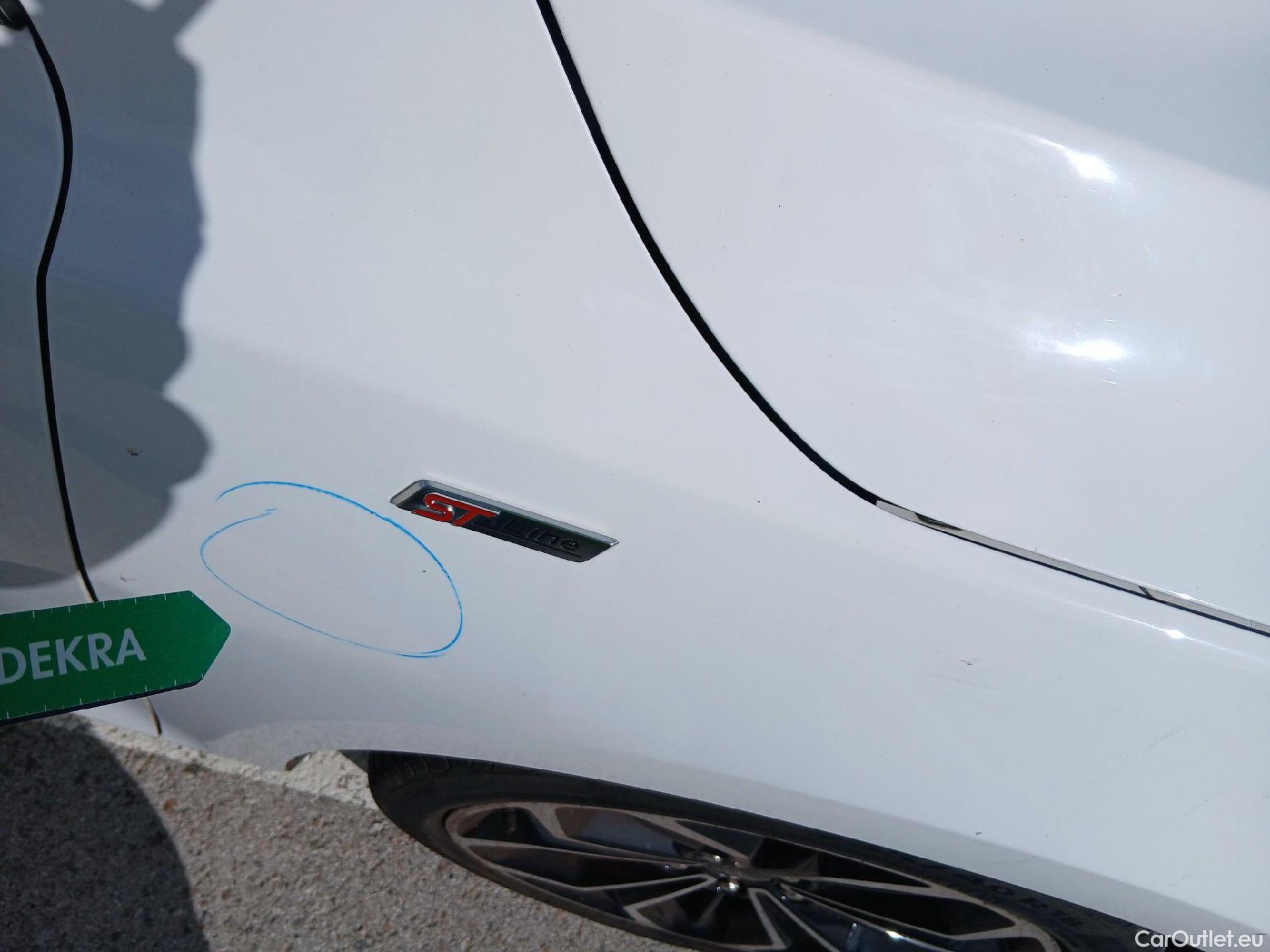  Ford  Focus FORD  / 2018 / 5P / berlina con portón 1.0 Ecoboost MHEV 92kW ST-Line #26