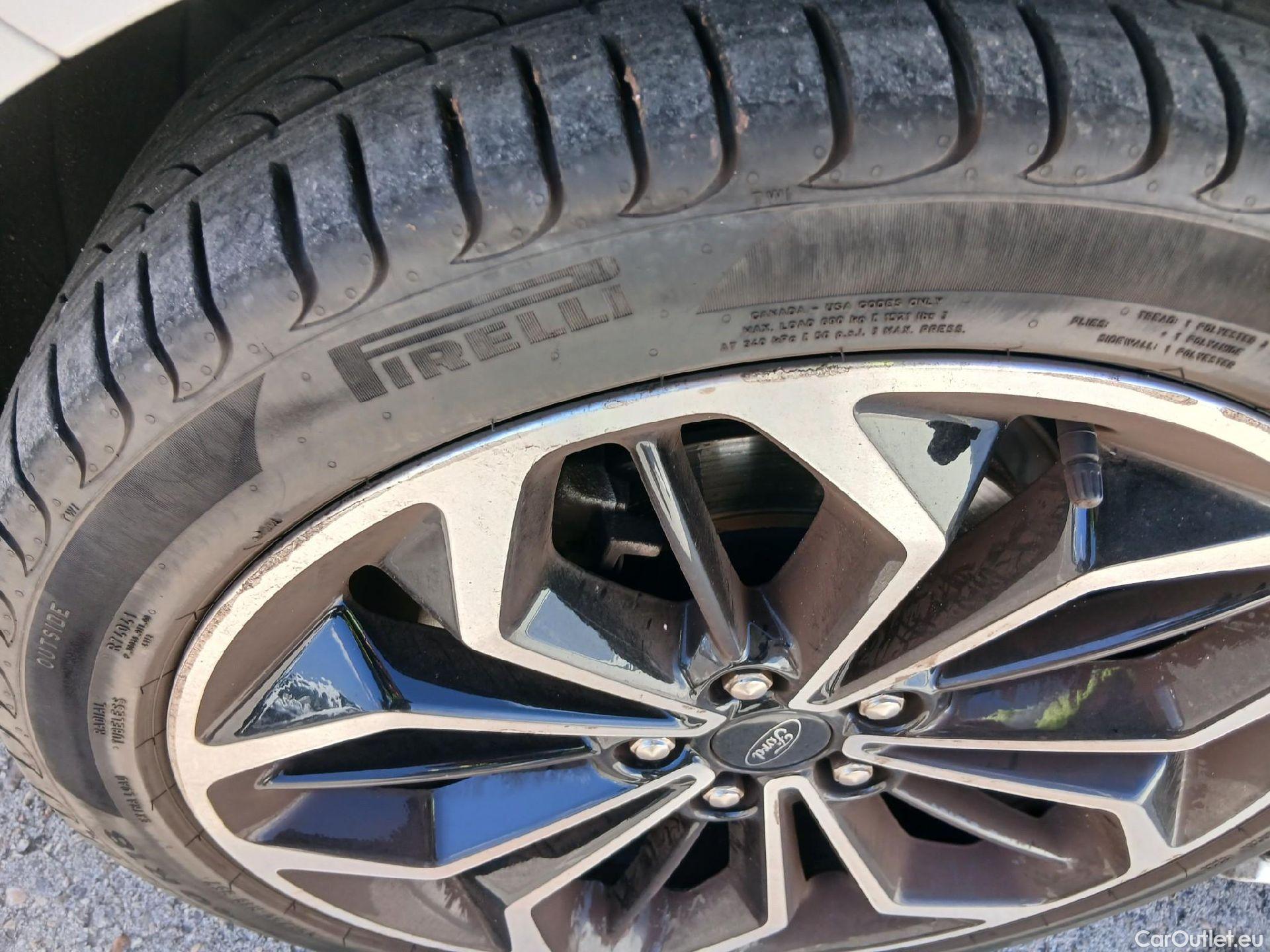  Ford  Focus FORD  / 2018 / 5P / berlina con portón 1.0 Ecoboost MHEV 92kW ST-Line #4