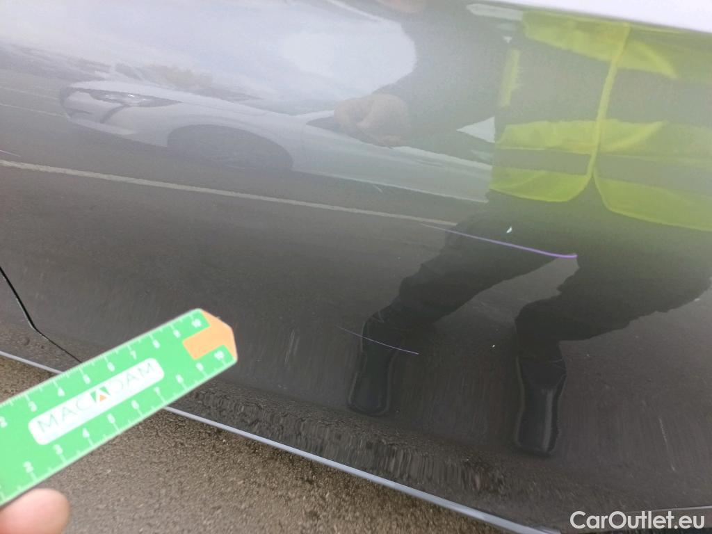  Mercedes  A-Klasse MERCEDES-BENZ Clase A / 2018 / 4P / sedán Sedán A 250 e #18