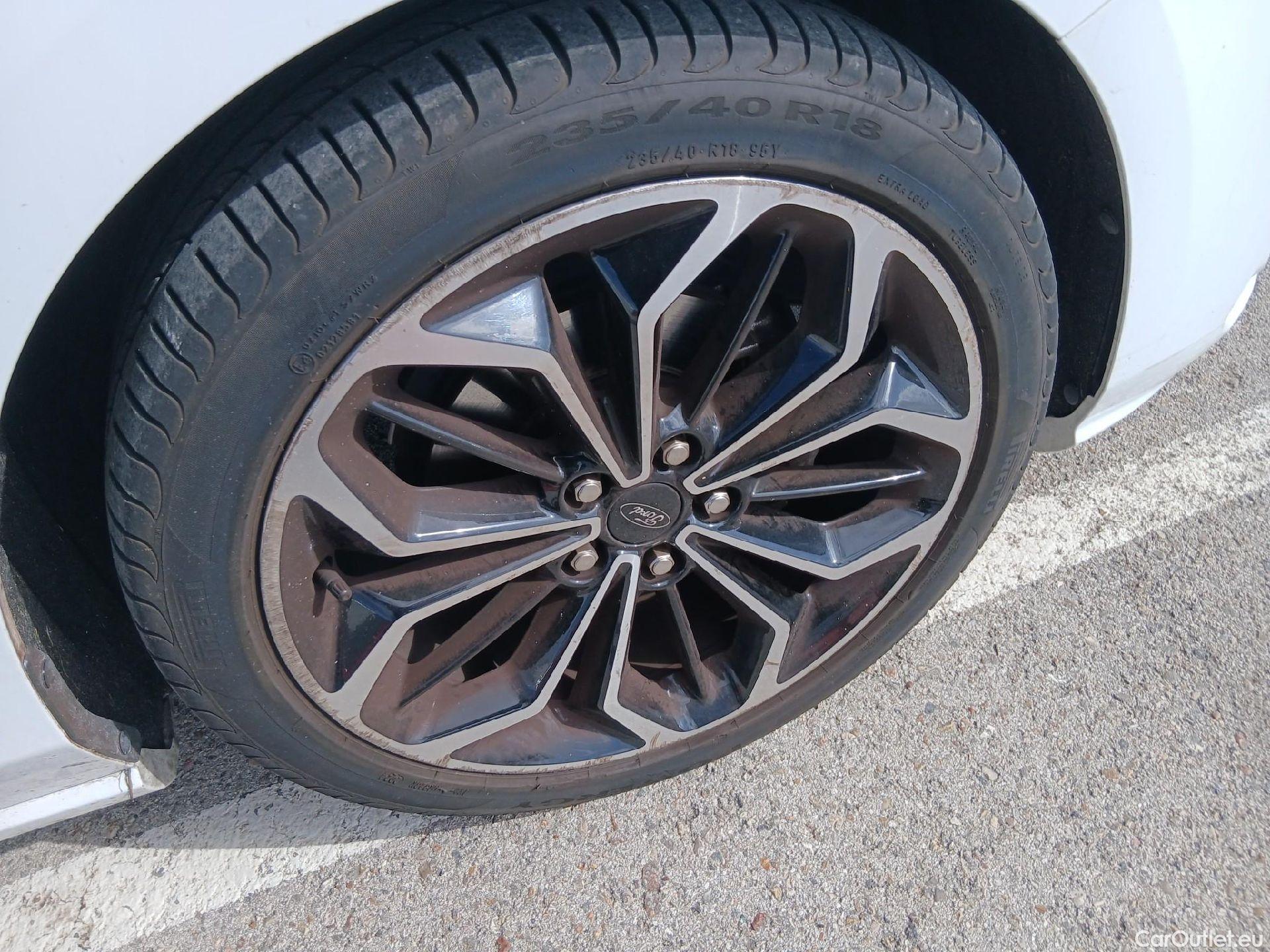  Ford  Focus FORD  / 2018 / 5P / berlina con portón 1.0 Ecoboost MHEV 92kW ST-Line #9