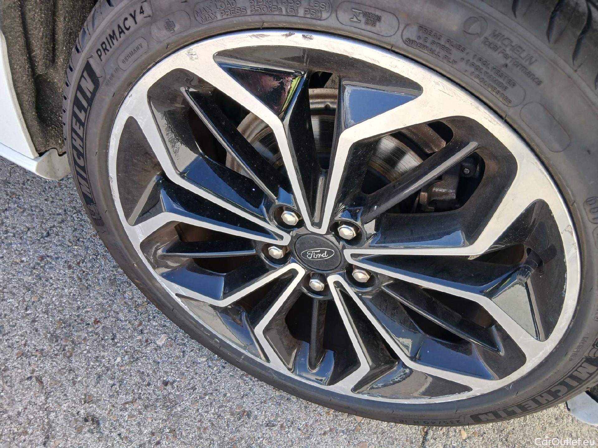  Ford  Focus FORD  / 2018 / 5P / berlina con portón 1.0 Ecoboost MHEV 92kW ST-Line #6