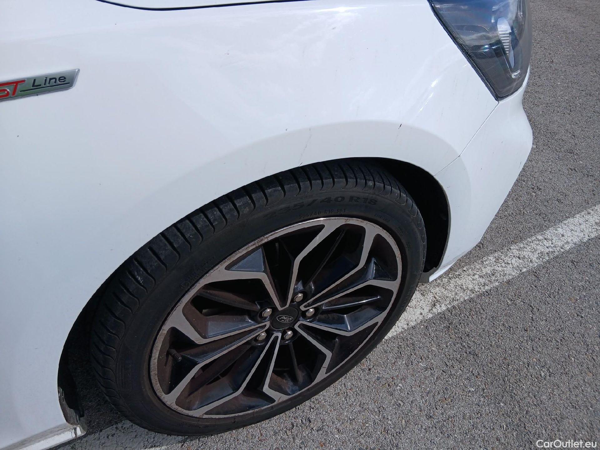  Ford  Focus FORD  / 2018 / 5P / berlina con portón 1.0 Ecoboost MHEV 92kW ST-Line #8