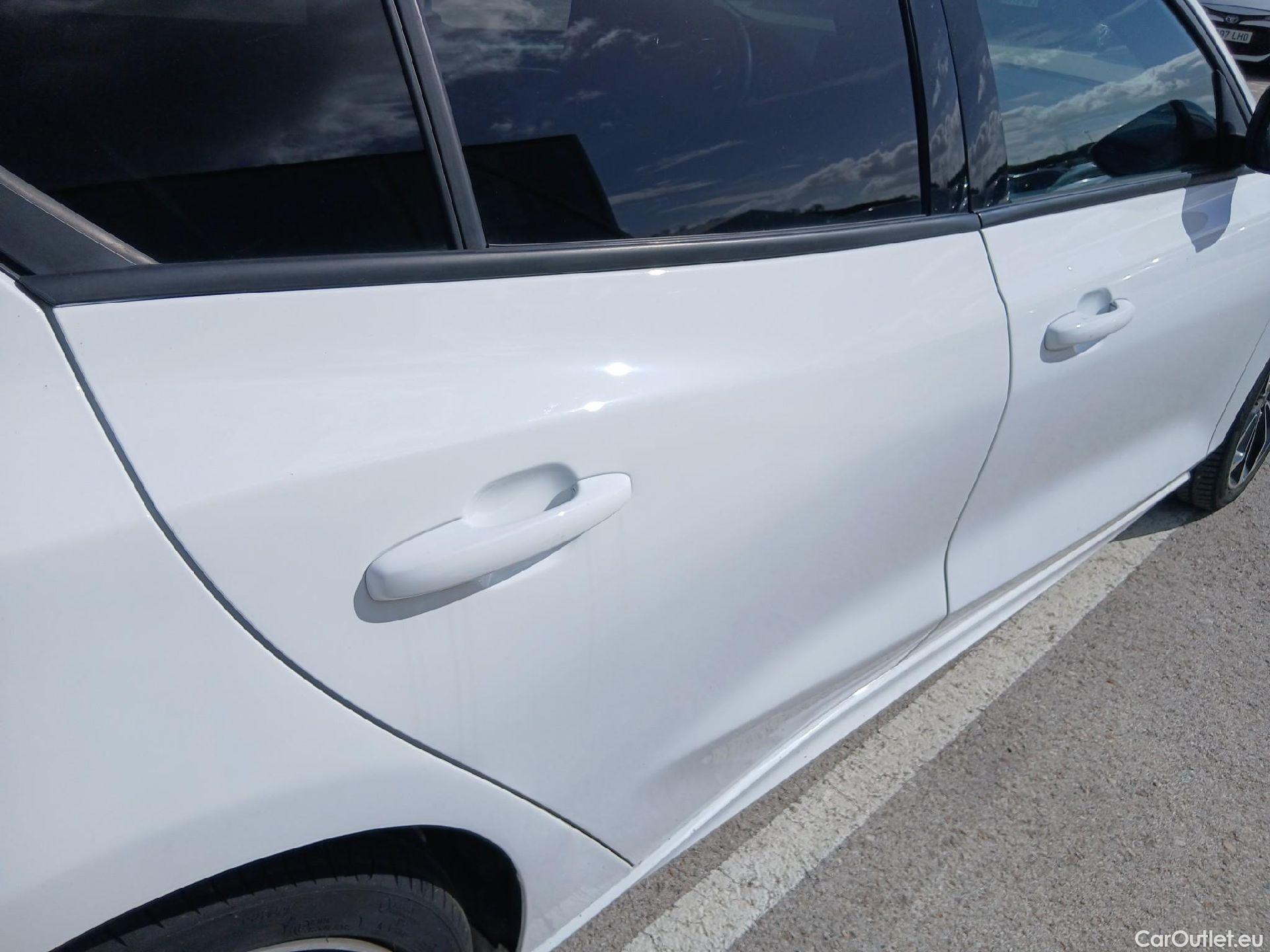  Ford  Focus FORD  / 2018 / 5P / berlina con portón 1.0 Ecoboost MHEV 92kW ST-Line #20