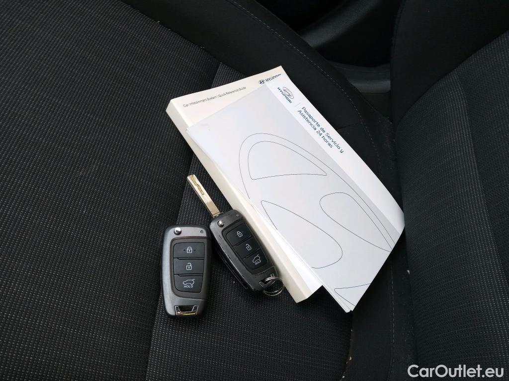  Hyundai  Konna HYUNDAI Kona / 2020 / 5P / todoterreno 1.6 GDI HEV Maxx DCT #17