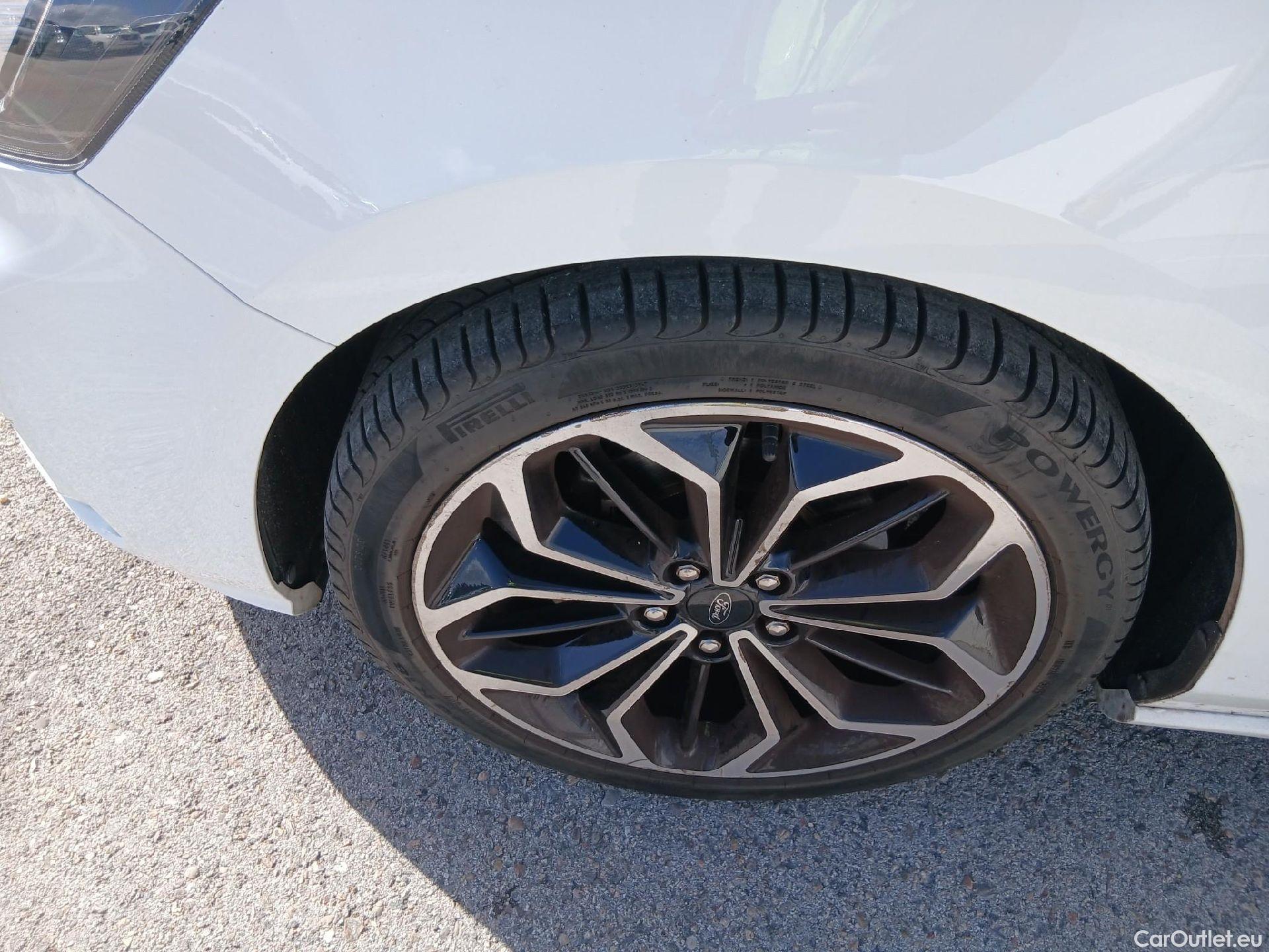  Ford  Focus FORD  / 2018 / 5P / berlina con portón 1.0 Ecoboost MHEV 92kW ST-Line #1