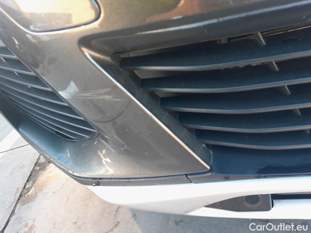  Peugeot  3008 PEUGEOT  Hybrid / 2016 / 5P / todoterreno 225 e-EAT8 Allure #9