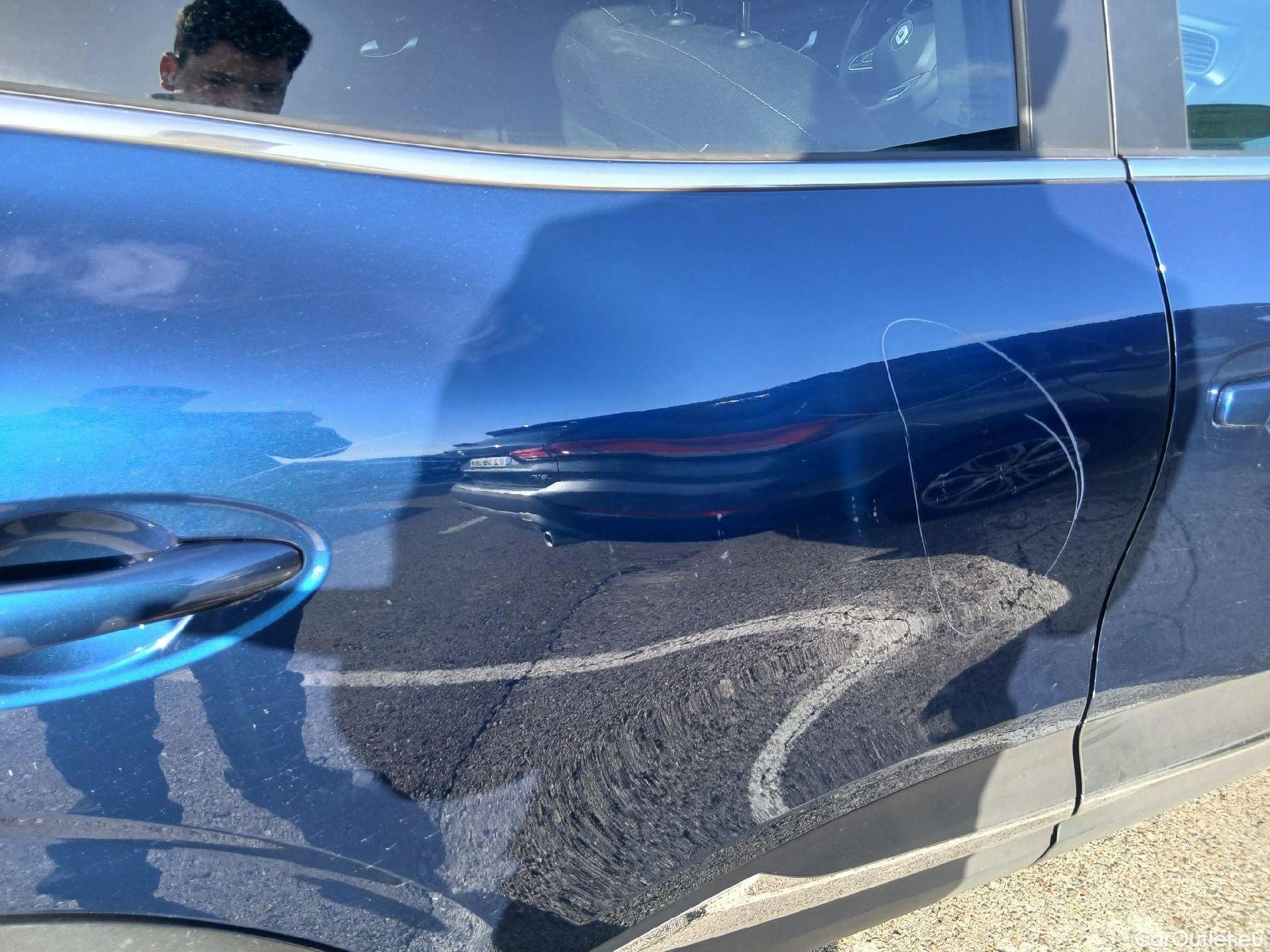  Renault  Kadjar RENAULT  / 2019 / 5P / crossover Intens Blue dCi 85kW (115CV) #19