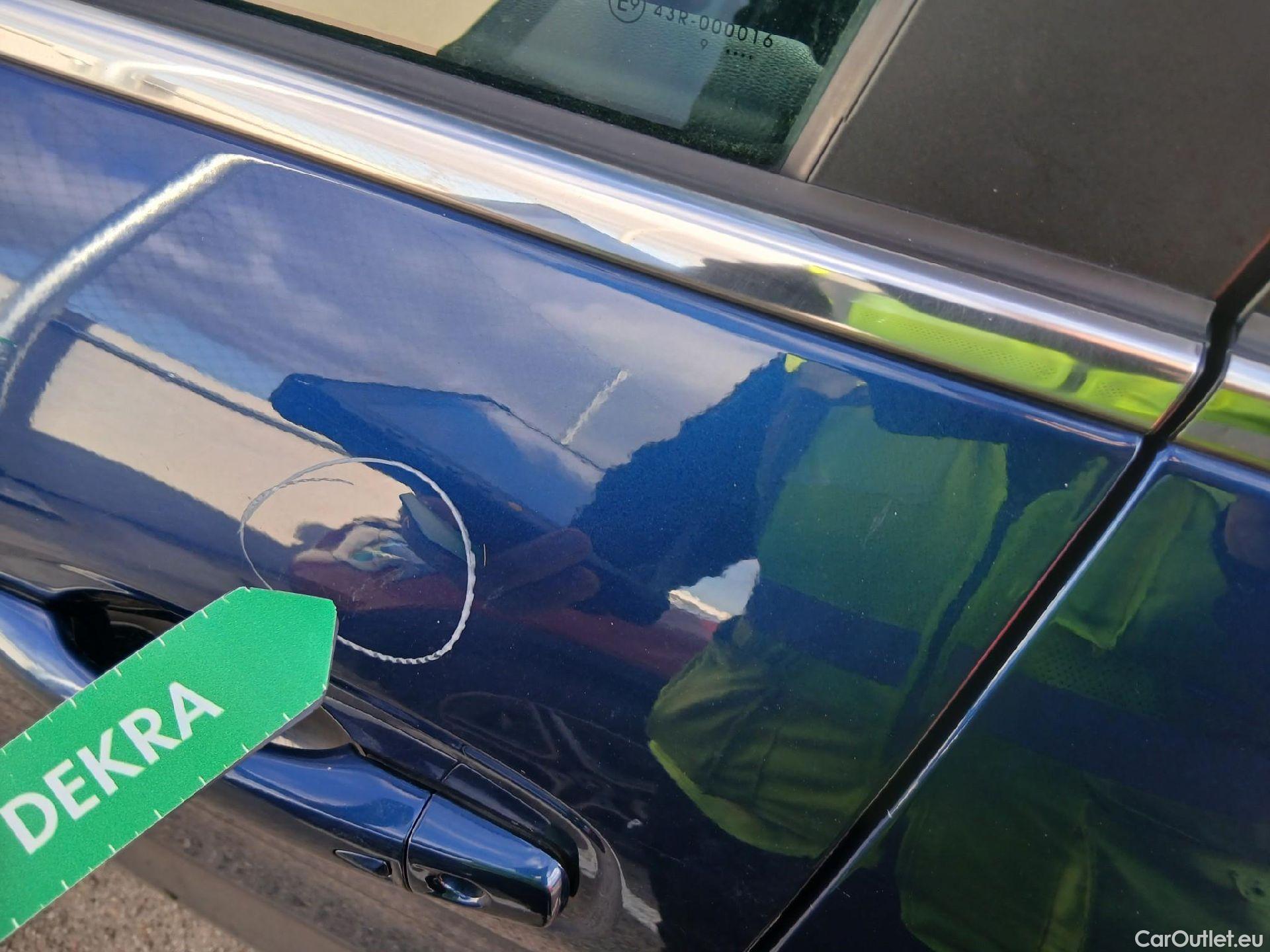  Renault  Kadjar RENAULT  / 2019 / 5P / crossover Intens Blue dCi 85kW (115CV) #11