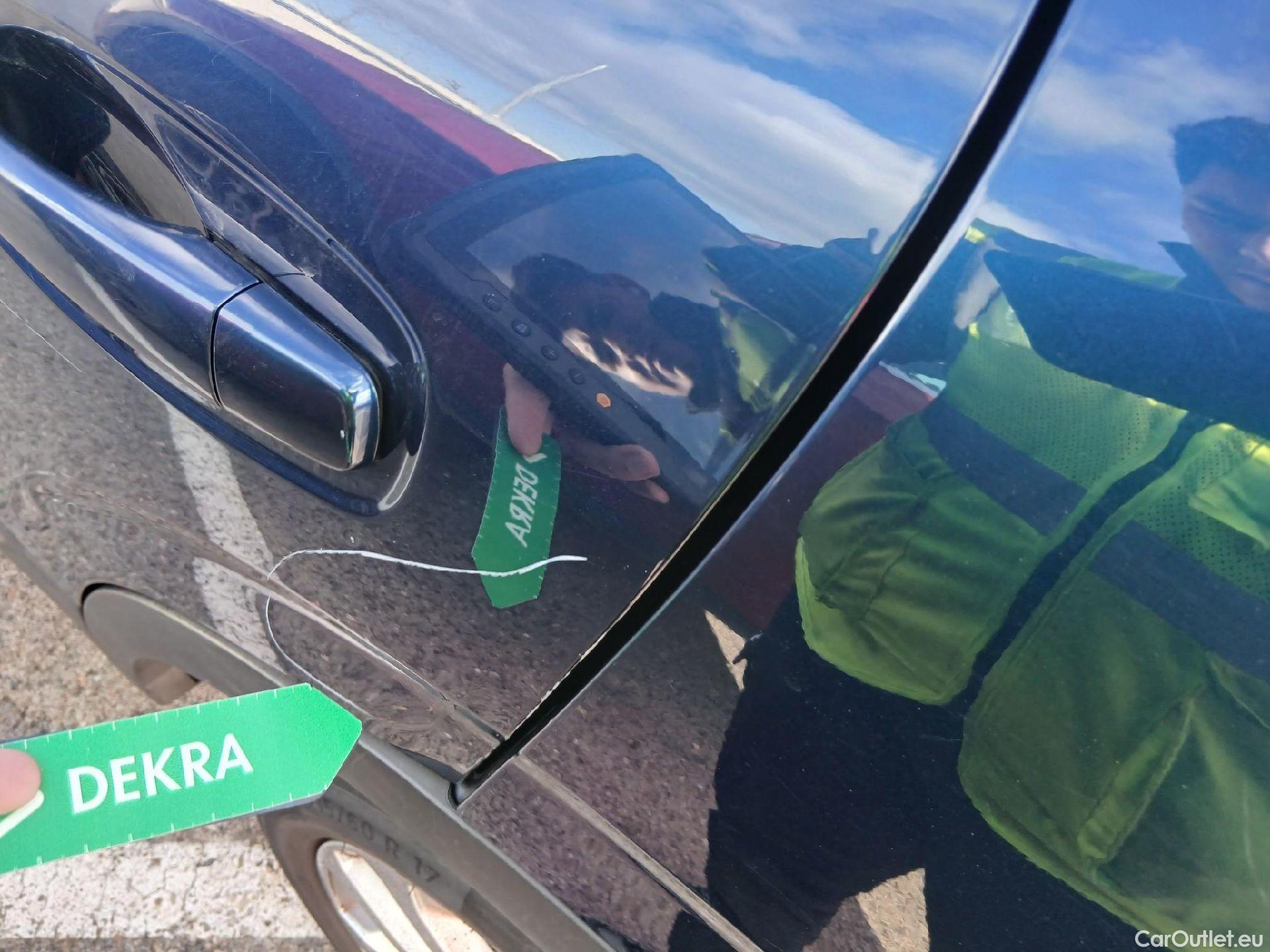  Renault  Kadjar RENAULT  / 2019 / 5P / crossover Intens Blue dCi 85kW (115CV) #12