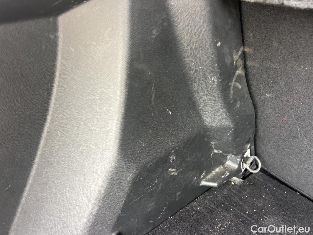  Peugeot  2008 PEUGEOT  / 2019 / 5P / todoterreno Active Pack BlueHDI 81kW (110CV) #16