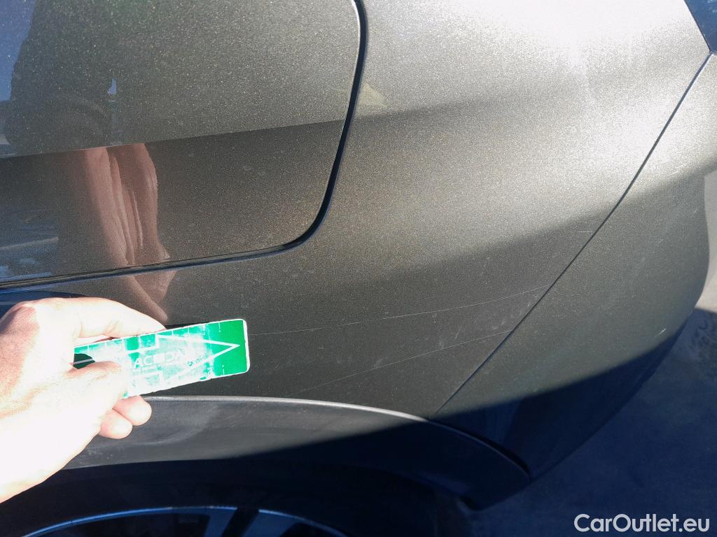  Peugeot  3008 PEUGEOT  Hybrid / 2016 / 5P / todoterreno 225 e-EAT8 Allure #12