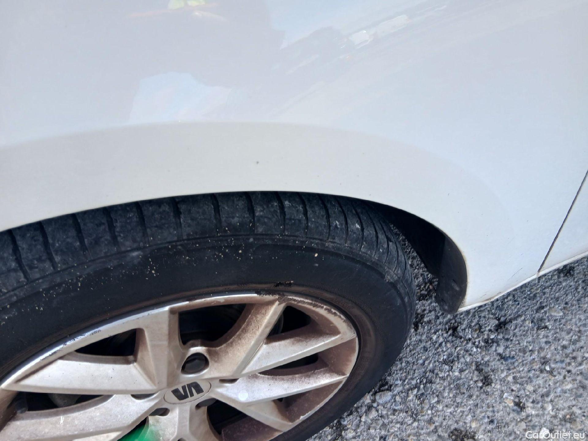  Land Rover  Discovery SEAT Nuevo León / 2020 / 5P / berlina con portón 2.0 TDI 85kW S&S Style Go (AC3) #6