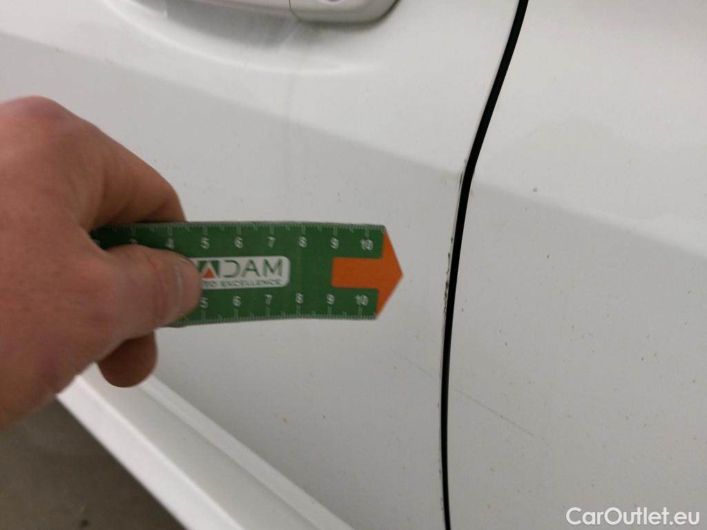  Peugeot  208 PEUGEOT  / 2019 / 5P / berlina con portón PureTech 55kW (75CV) Active #12