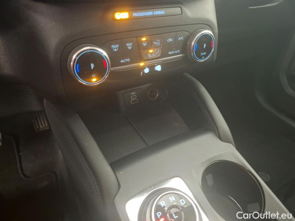  Ford  Kuga FORD  / 2019 / 5P / SUV 2.5 190 hybrid Flexifuel Pshift Titanium #3